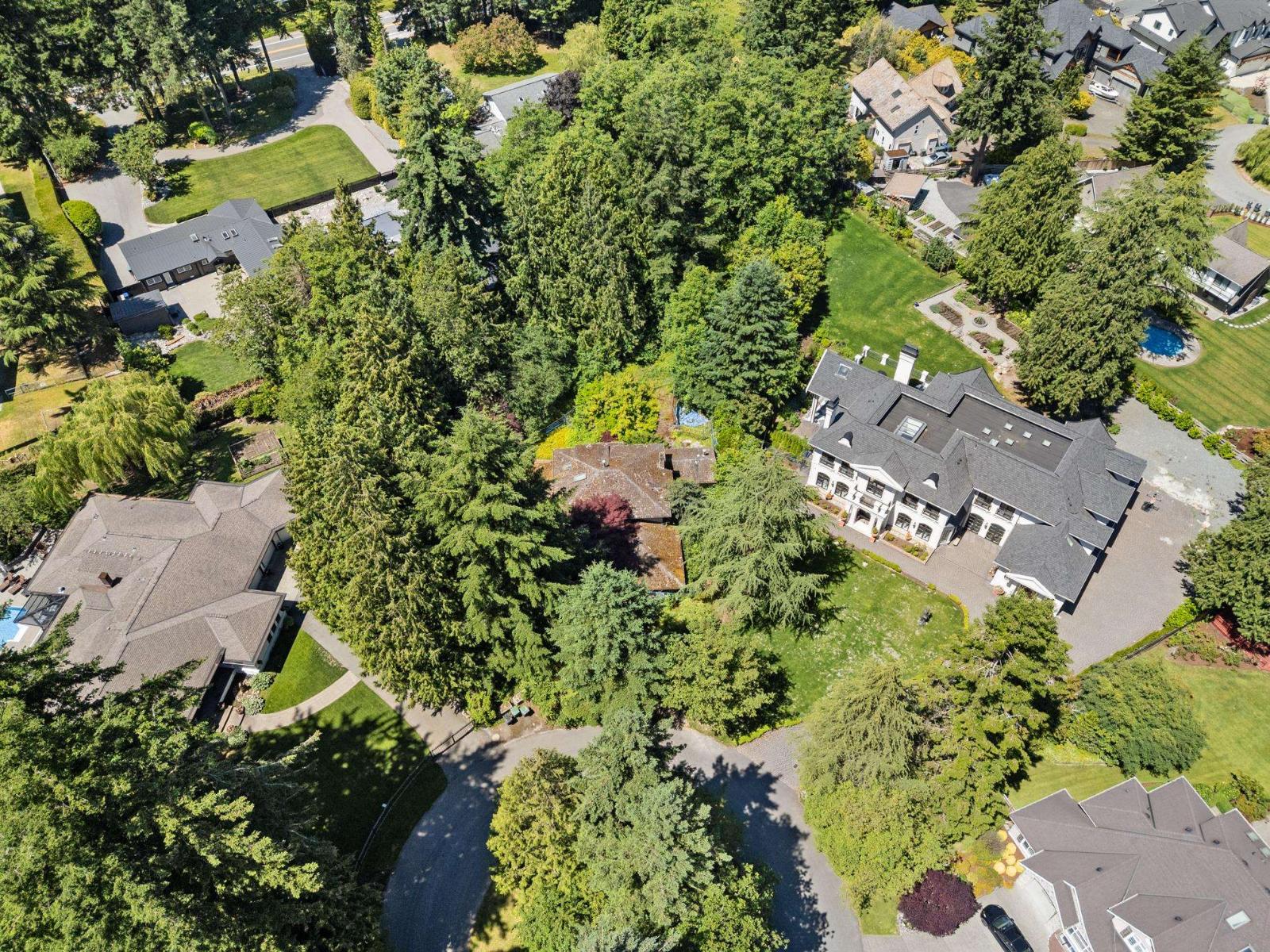 14069 26a Avenue Property Photo 7