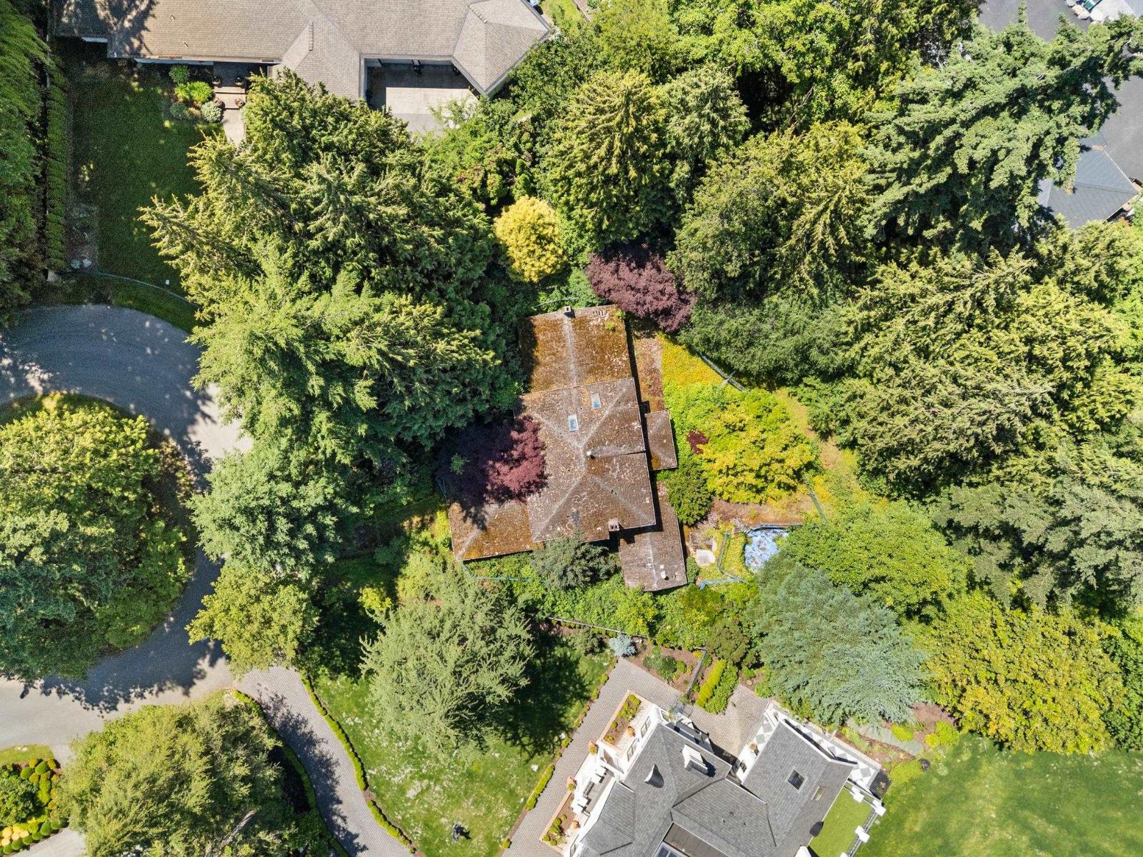 14069 26a Avenue Property Photo 9