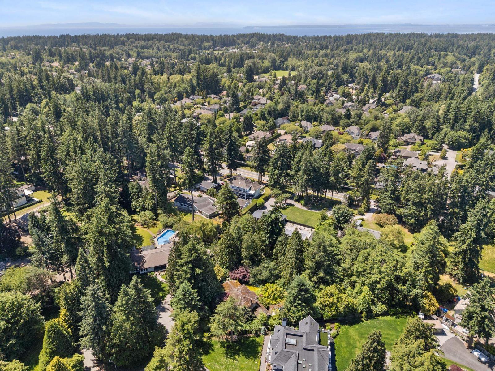14069 26a Avenue Property Photo 11