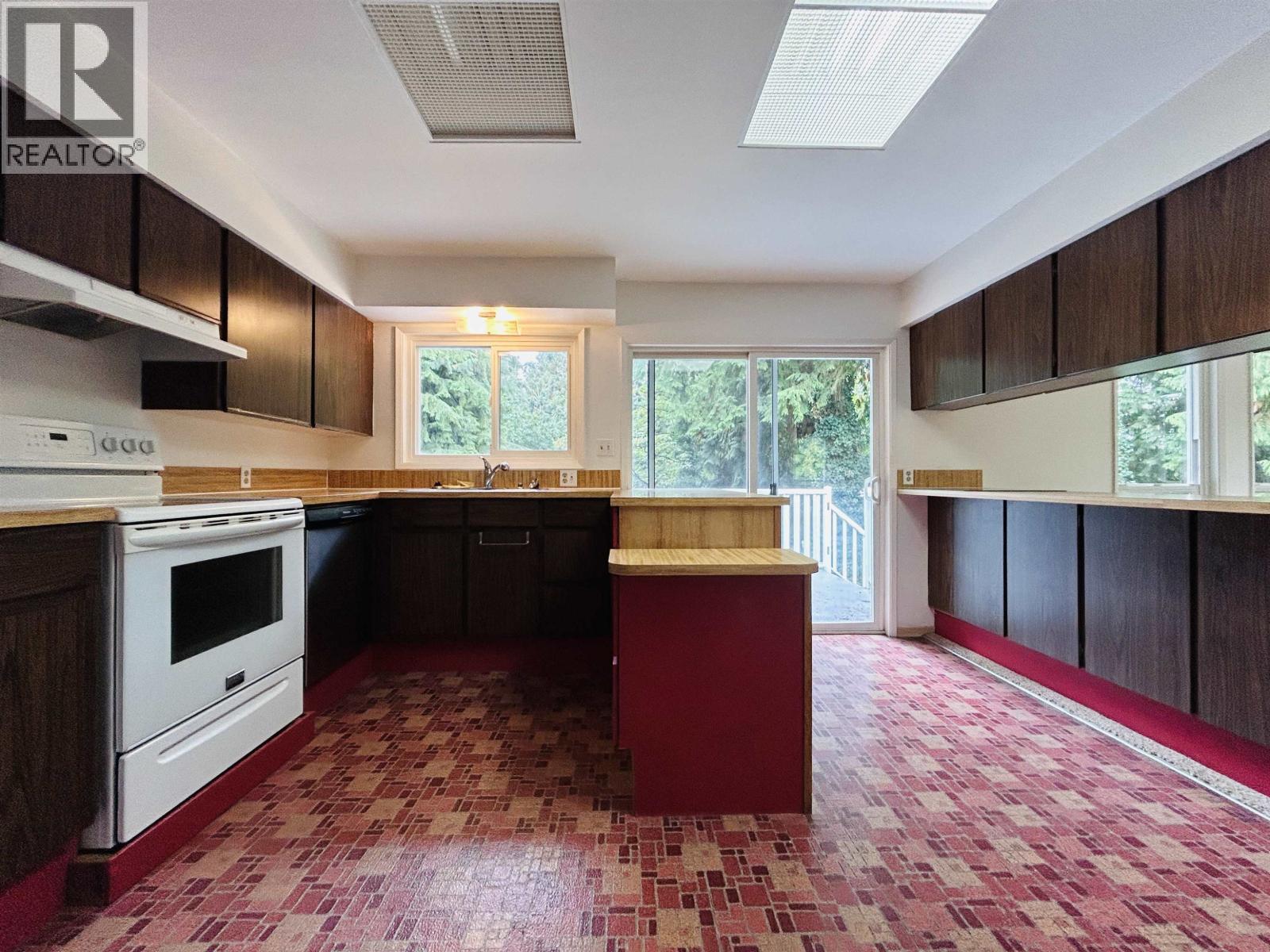 1404 Winslow Avenue Property Photo 8