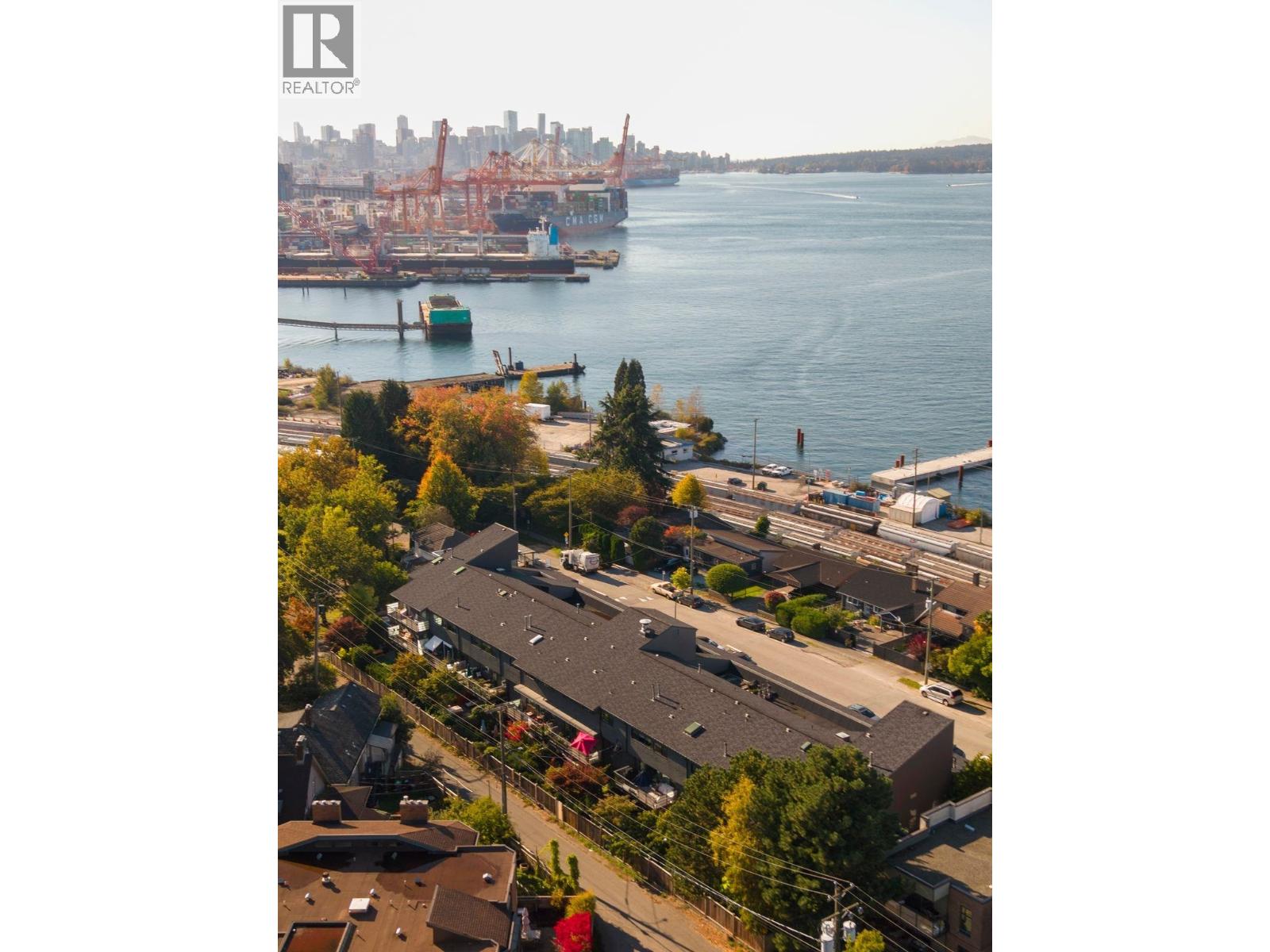214 2336 Wall Street Property Photo 1