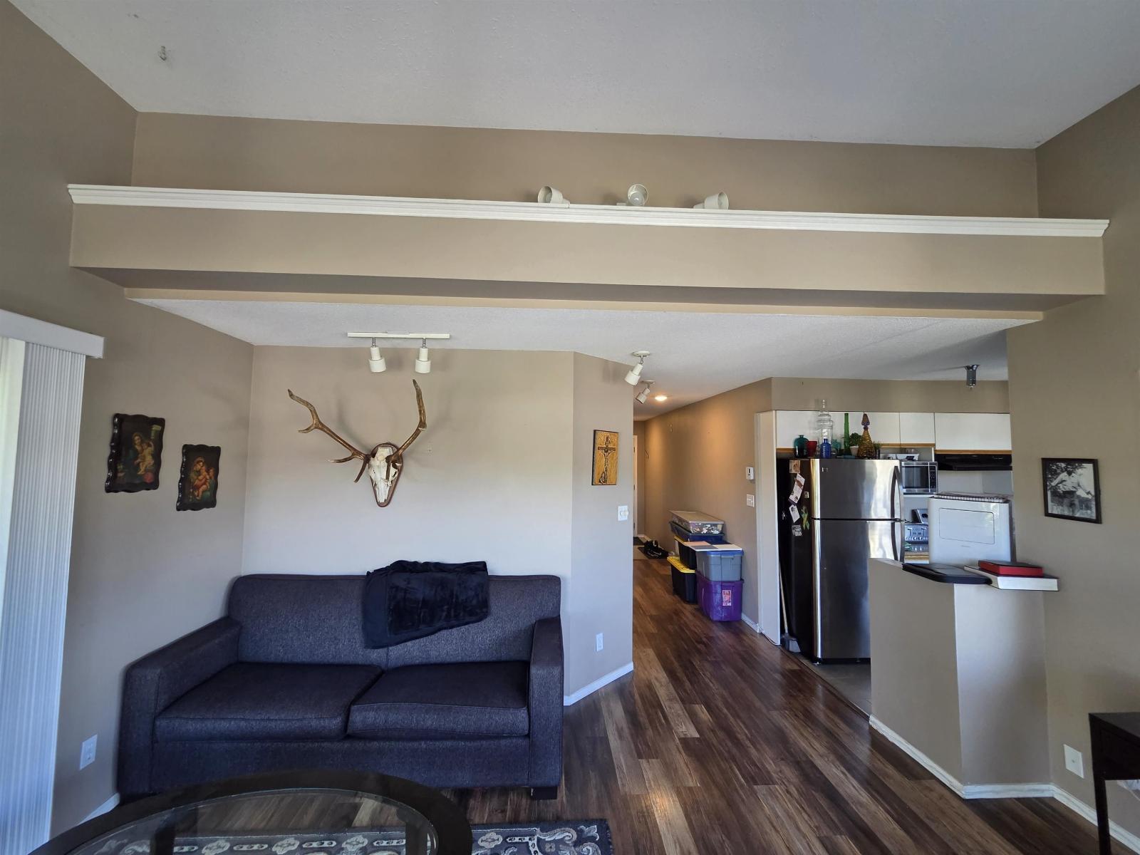 301 20140 56 Avenue Property Photo 4