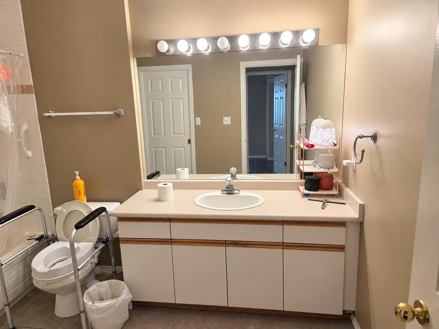 301 20140 56 Avenue Property Photo 14