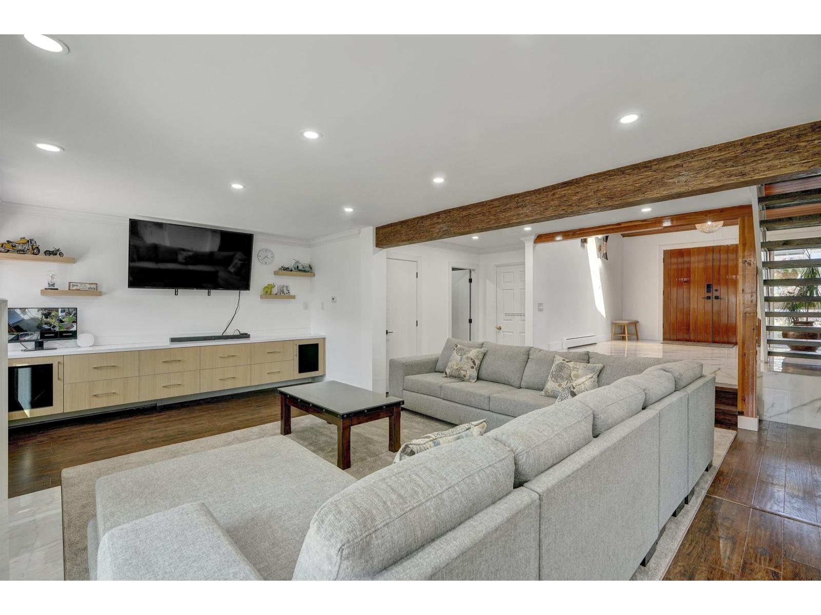6875 Rockford Place Property Photo 13