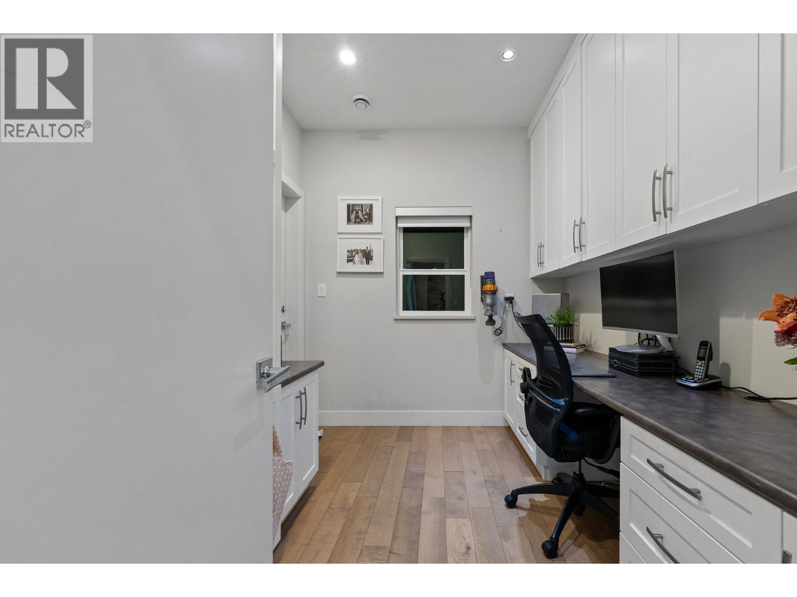 2775 Lyndene Road Property Photo 16
