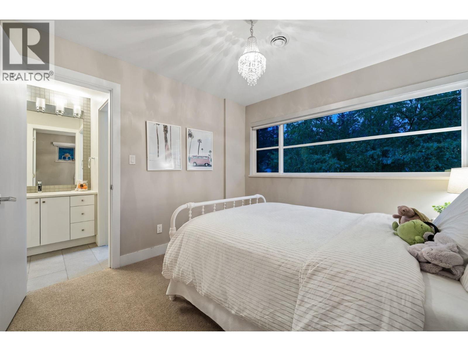 2775 Lyndene Road Property Photo 27