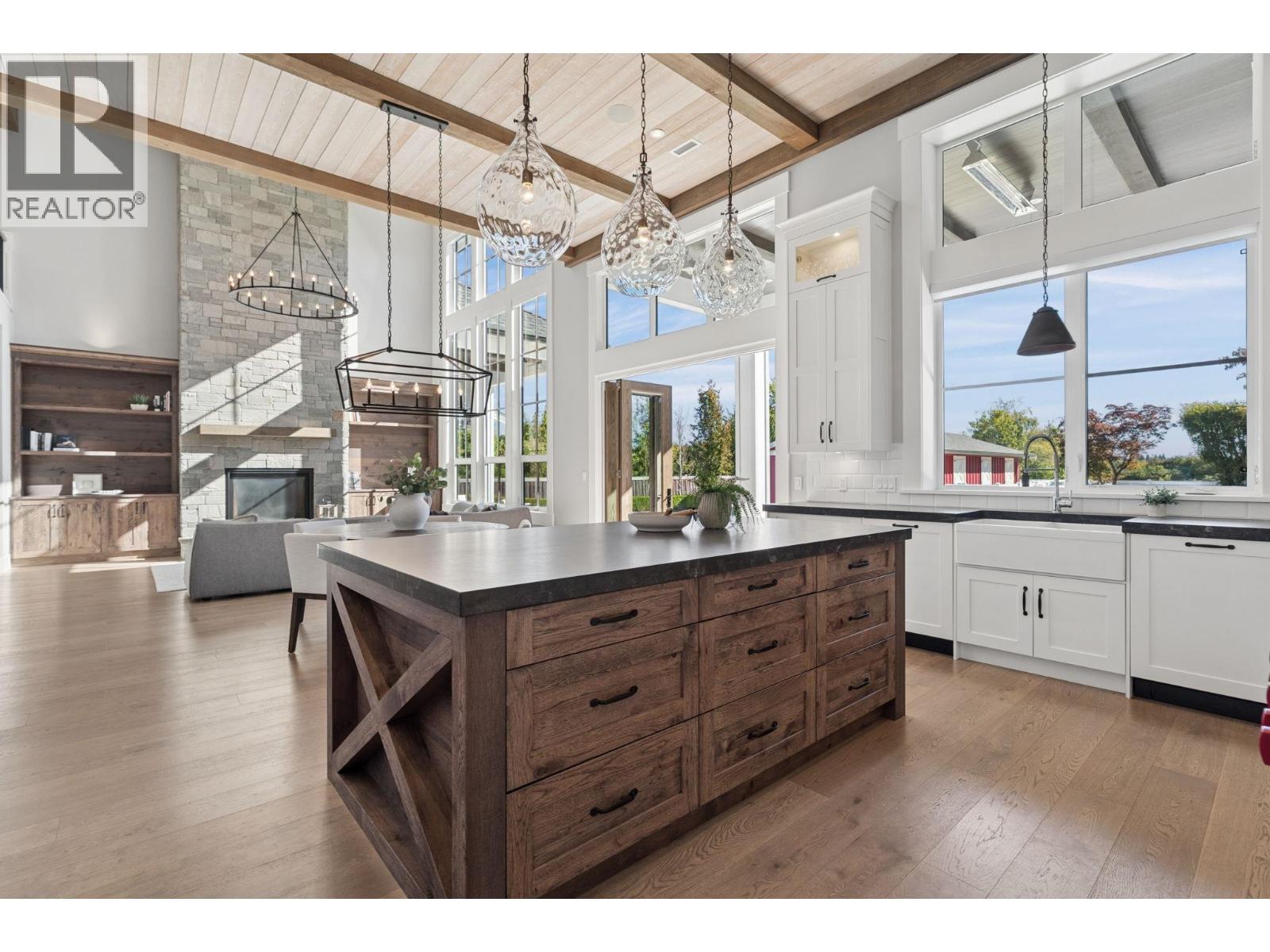 7628 Steveston Highway Property Photo 10