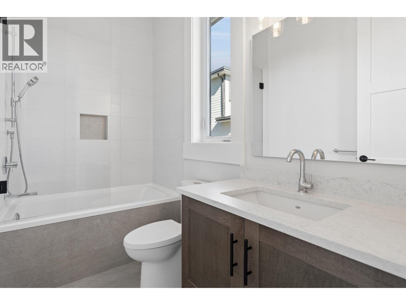 7628 Steveston Highway Property Photo 30
