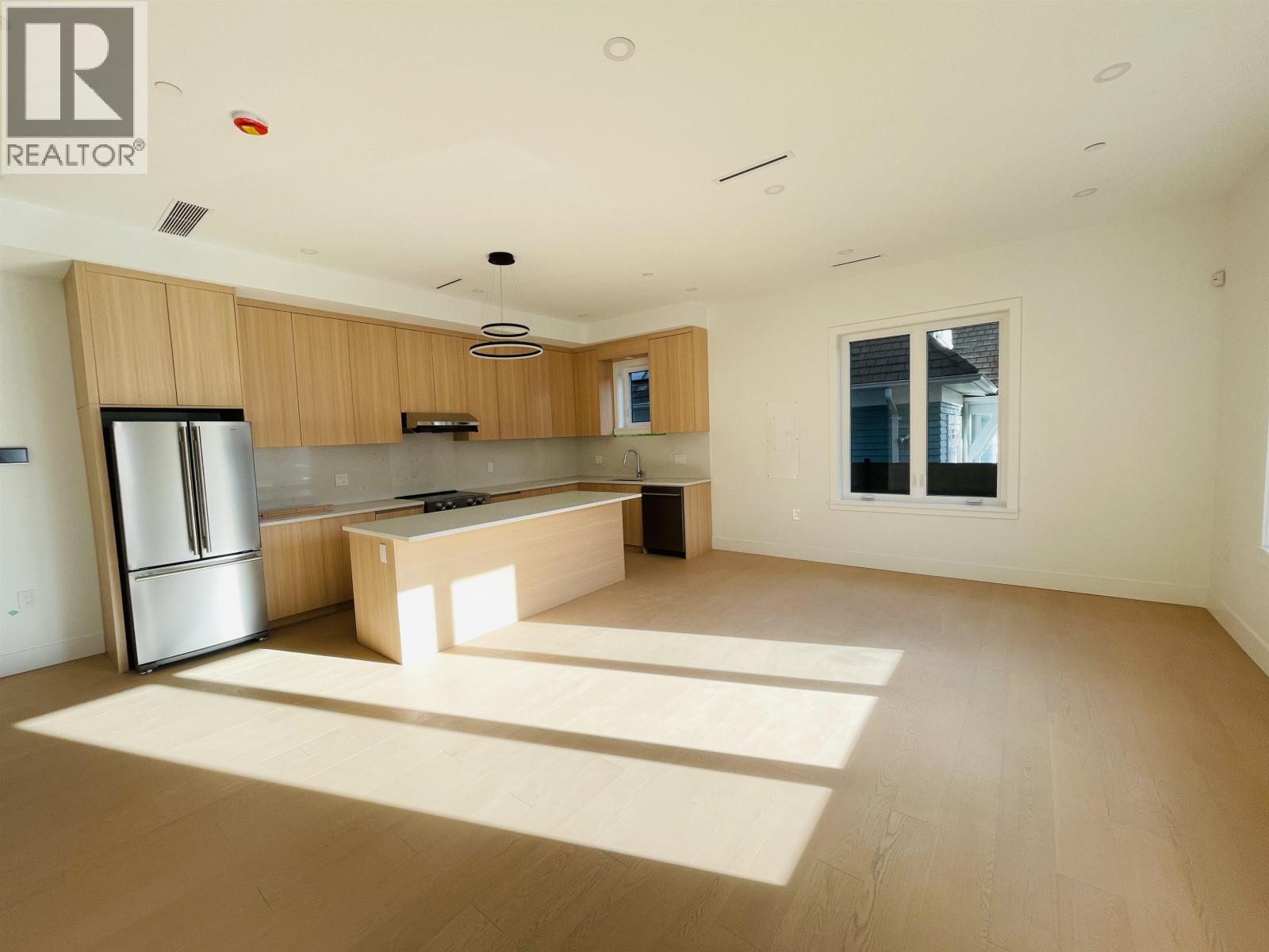 1 2452 Harrison Drive Property Photo 4