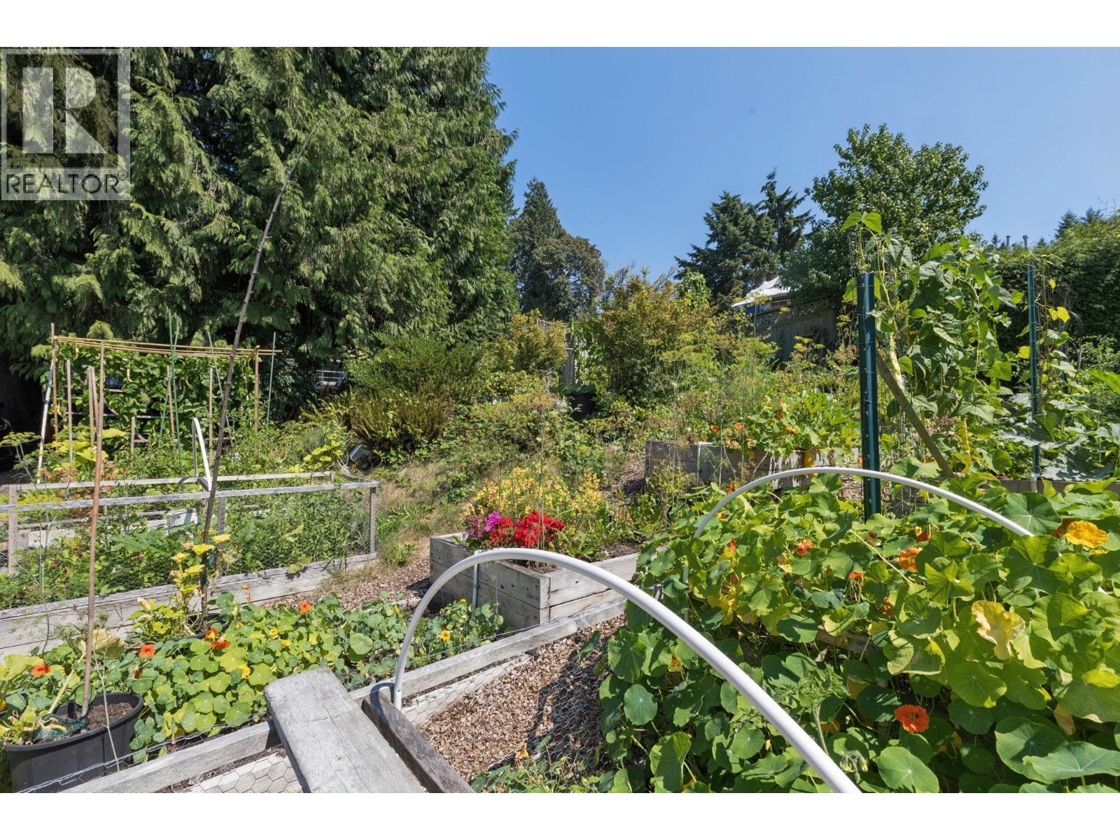 1084 Lillooet Road Property Photo 12