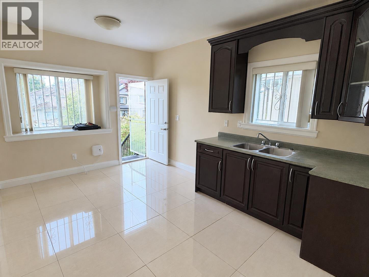 5421 Fleming Street Property Photo 14