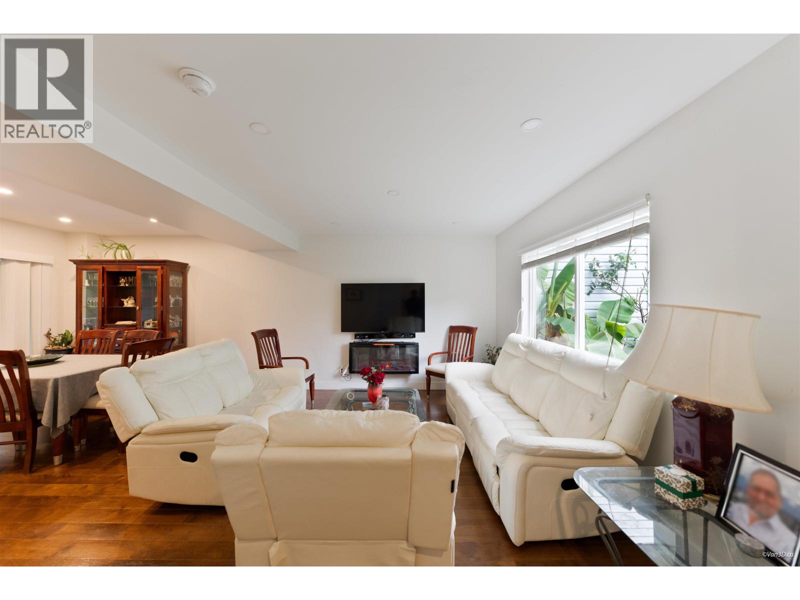 2 8745 Government Street Property Photo 5