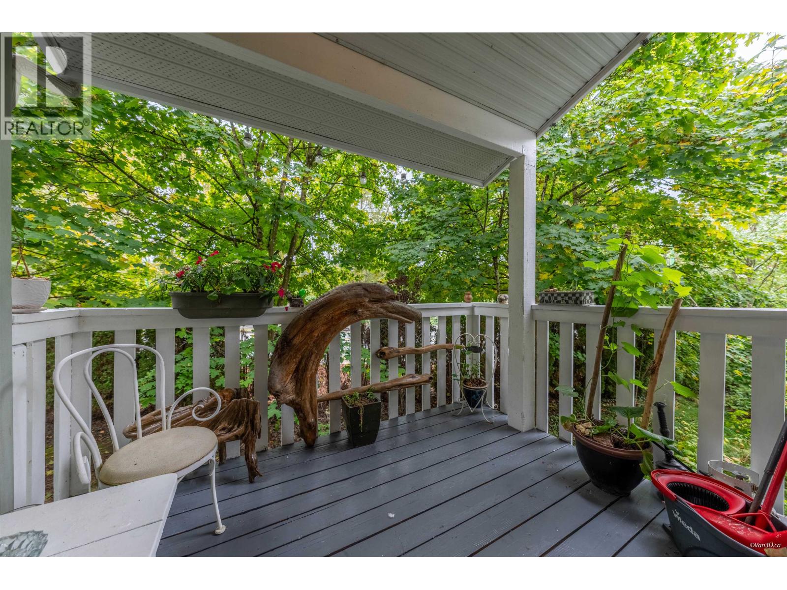 2 8745 Government Street Property Photo 10
