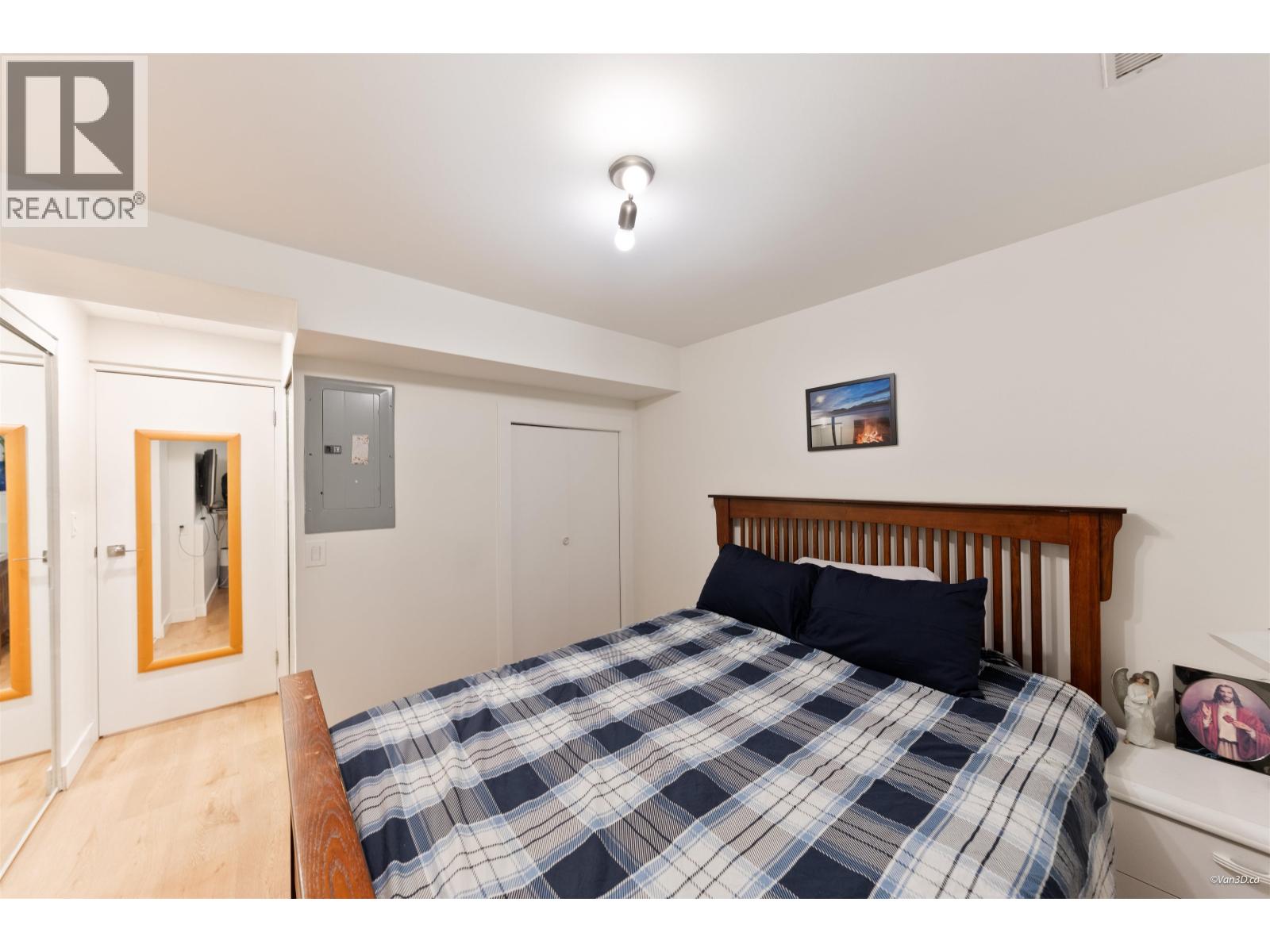 2 8745 Government Street Property Photo 16
