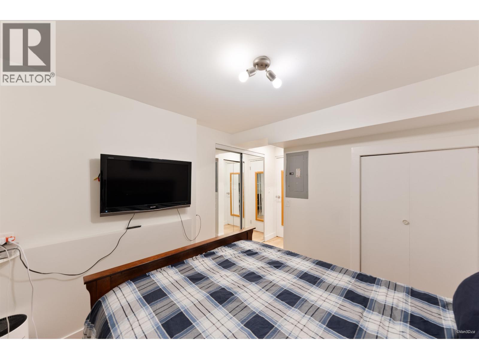 2 8745 Government Street Property Photo 17