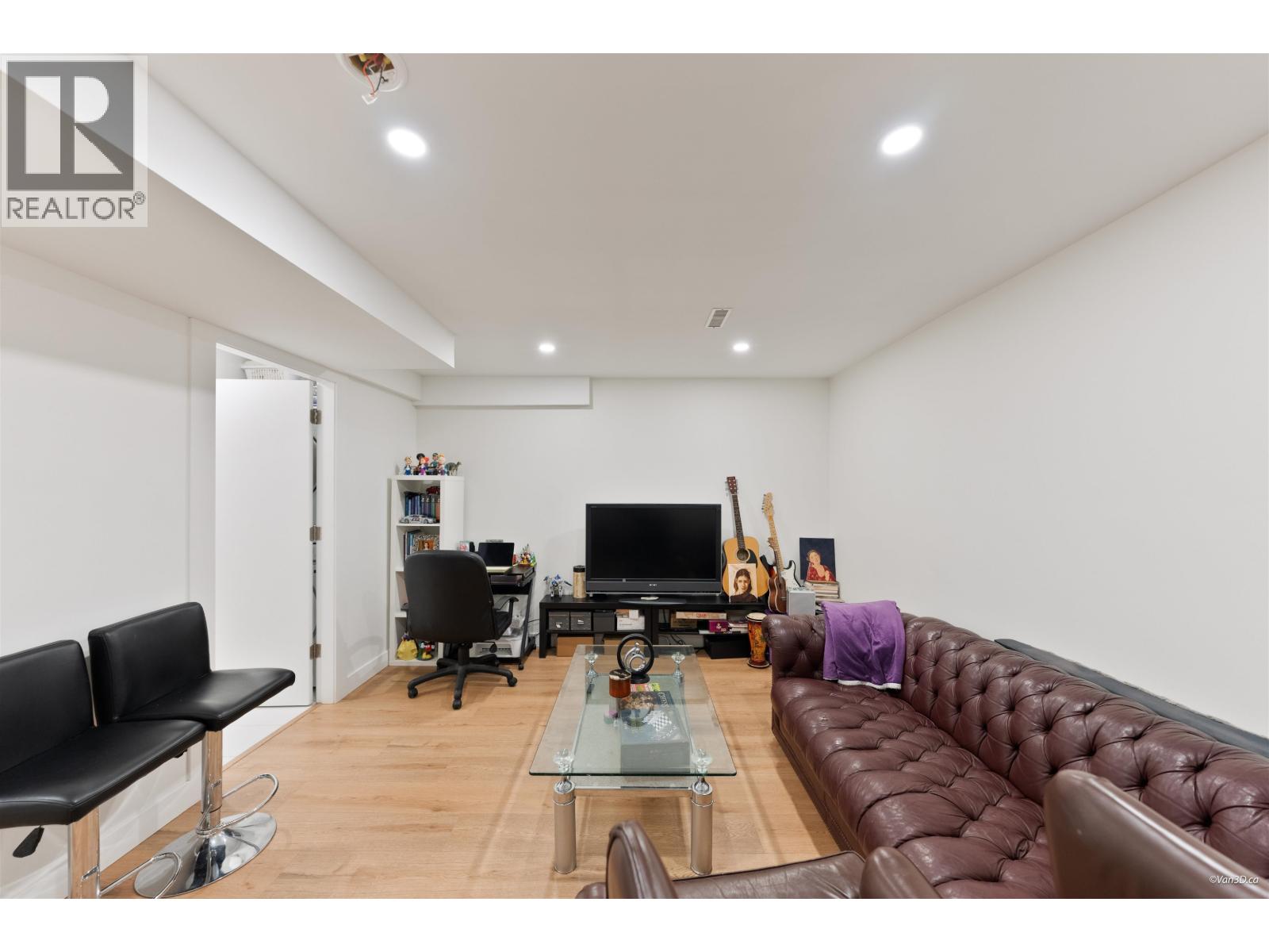 2 8745 Government Street Property Photo 26
