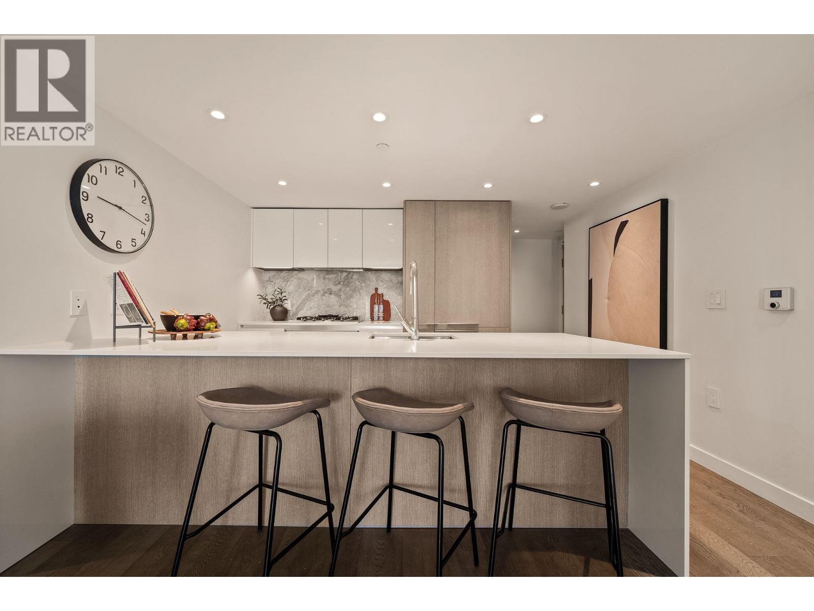 1610 1111 Richards Street Property Photo 3