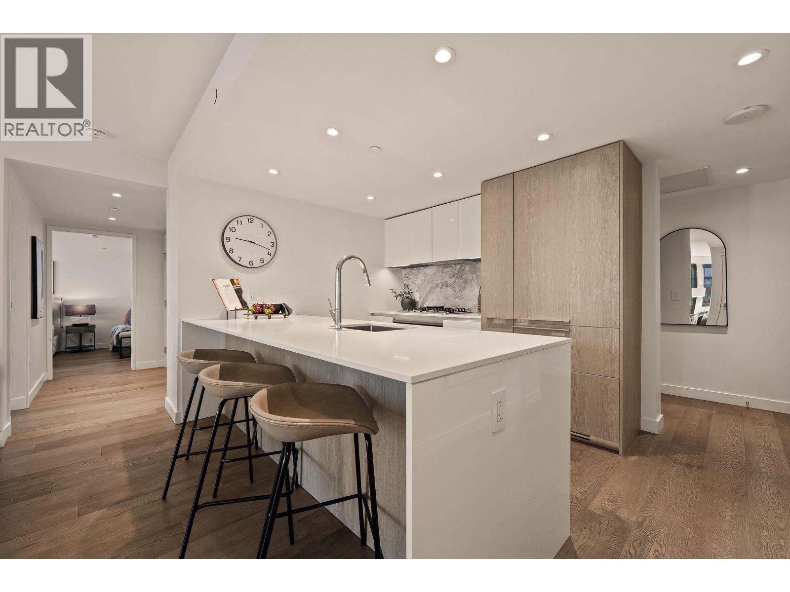 1610 1111 Richards Street Property Photo 5
