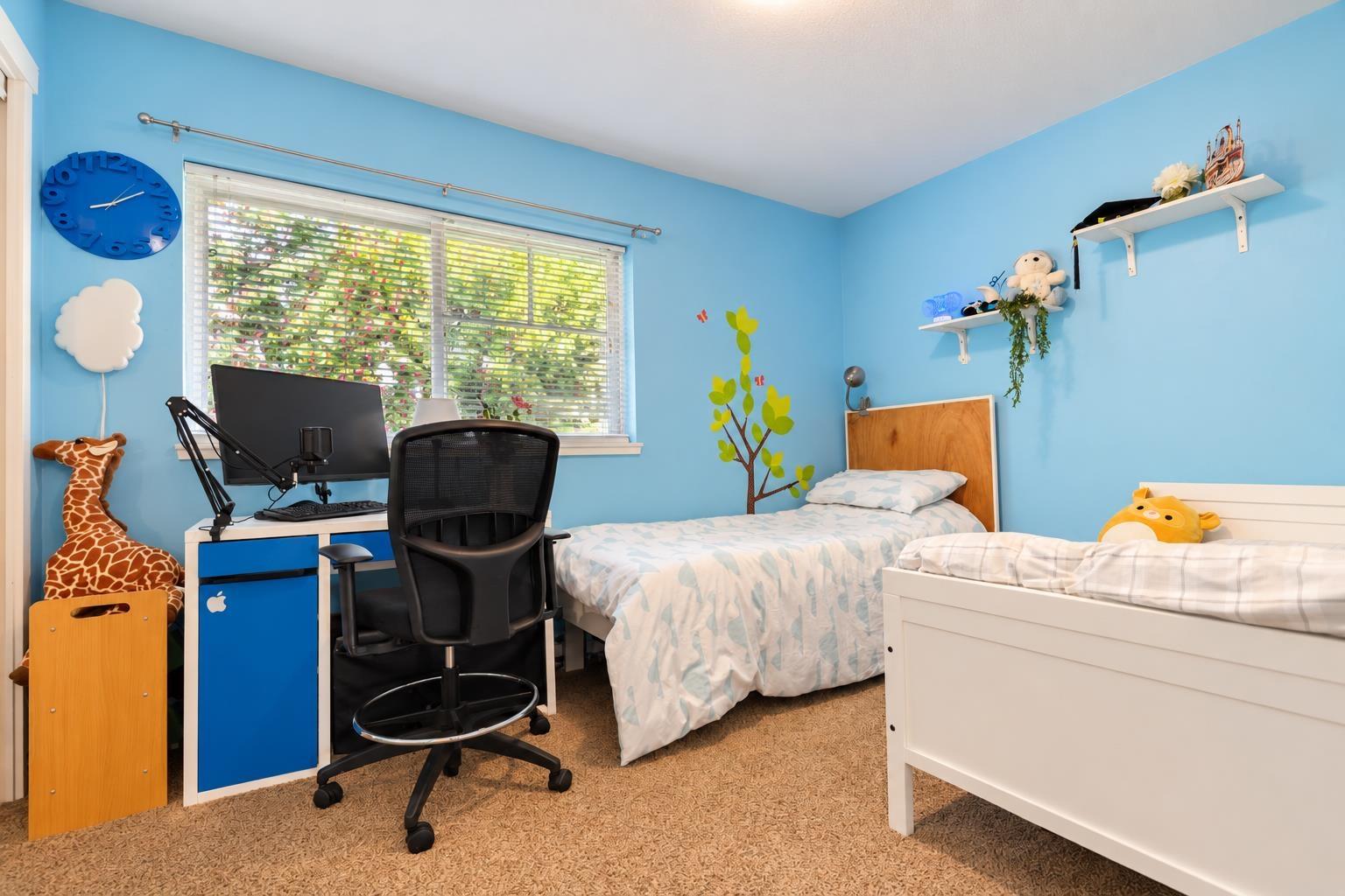 33 5839 Panorama Drive Property Photo 18