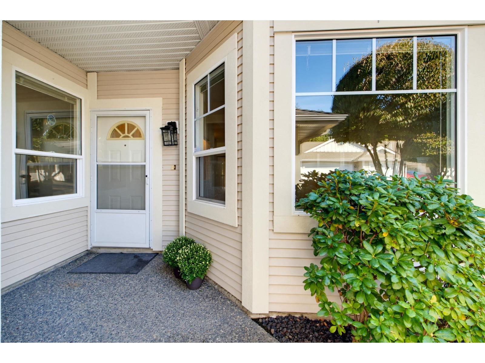 215 20655 88 Avenue Property Photo 7