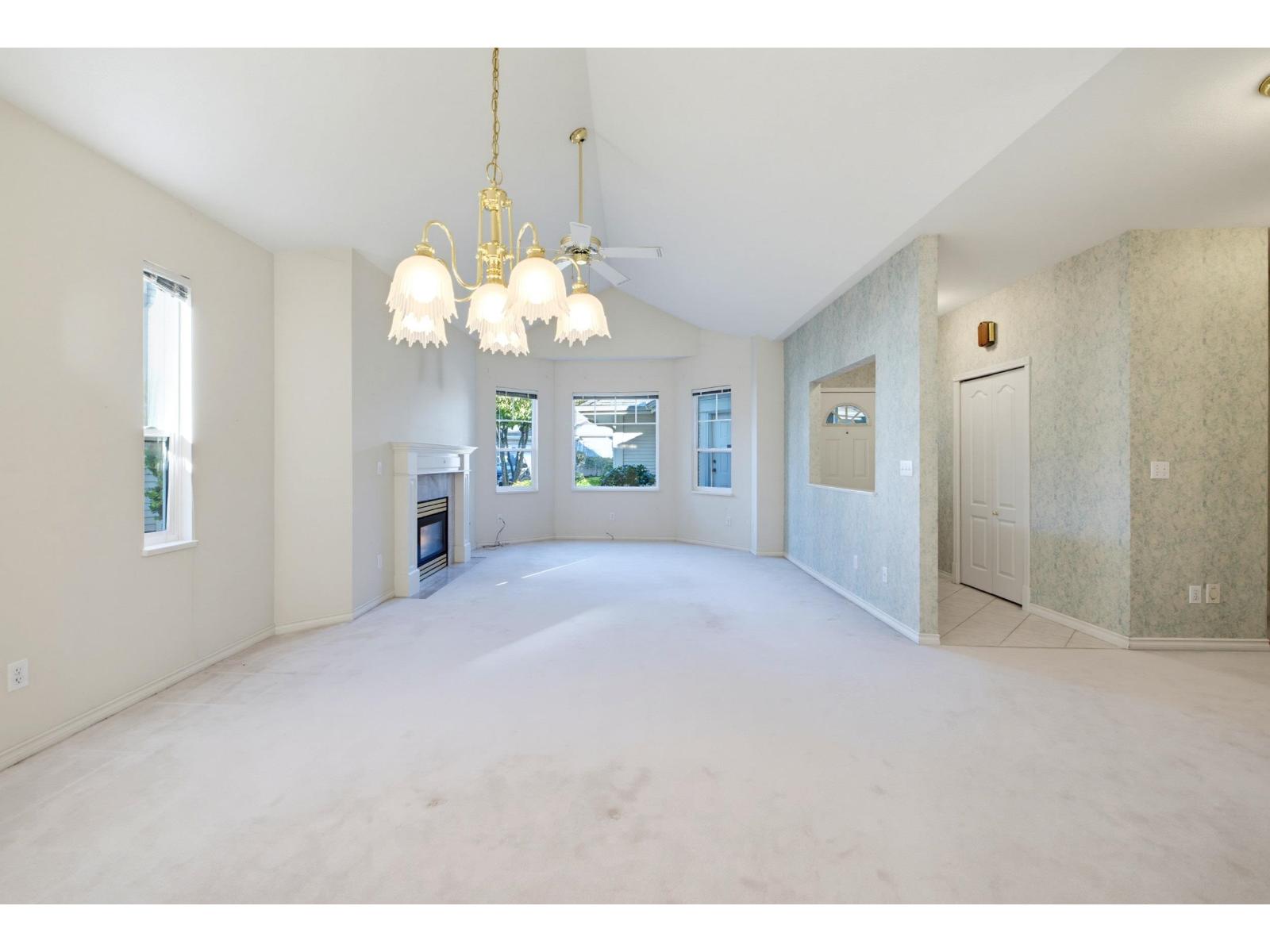 215 20655 88 Avenue Property Photo 10