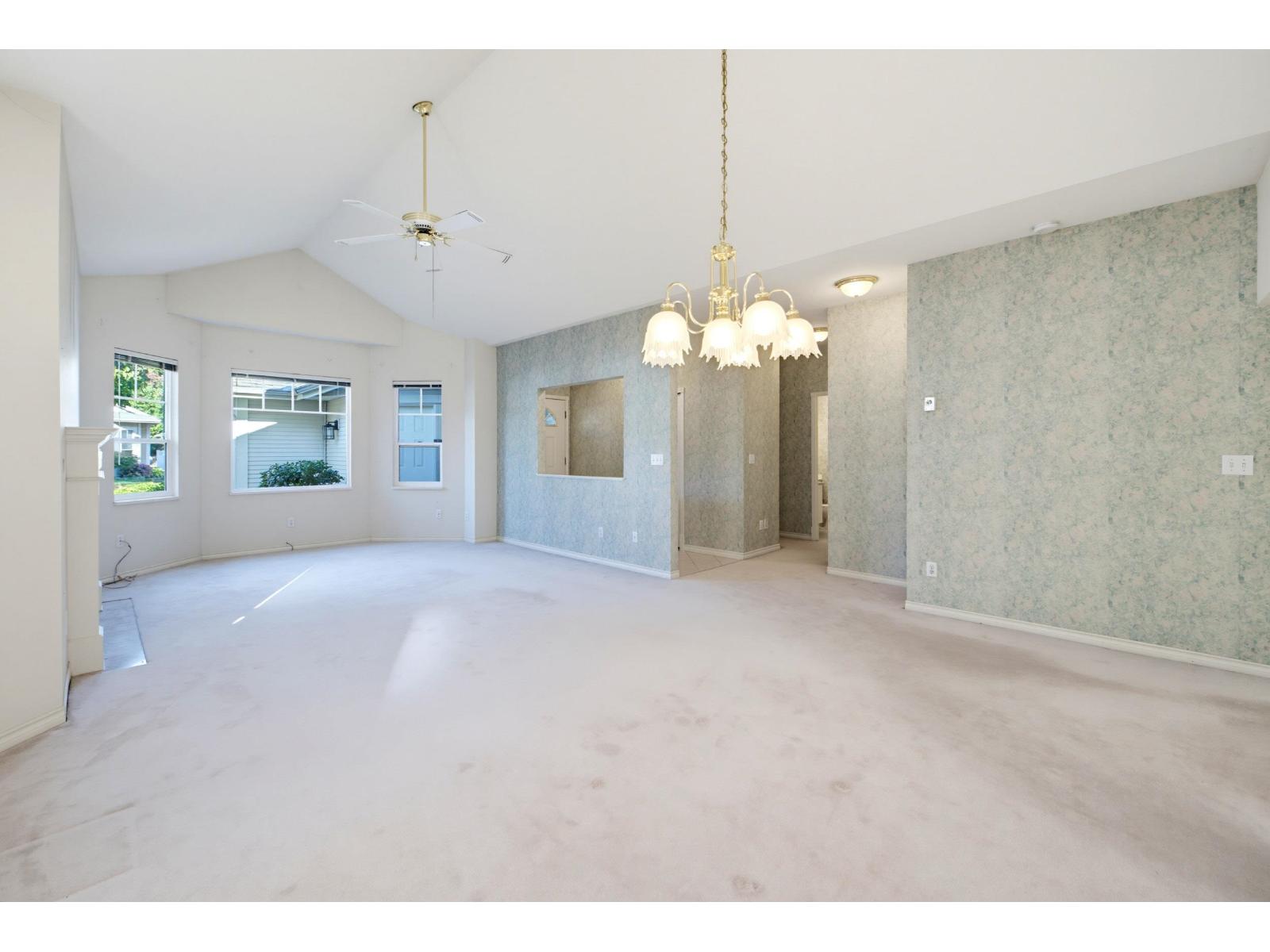 215 20655 88 Avenue Property Photo 12