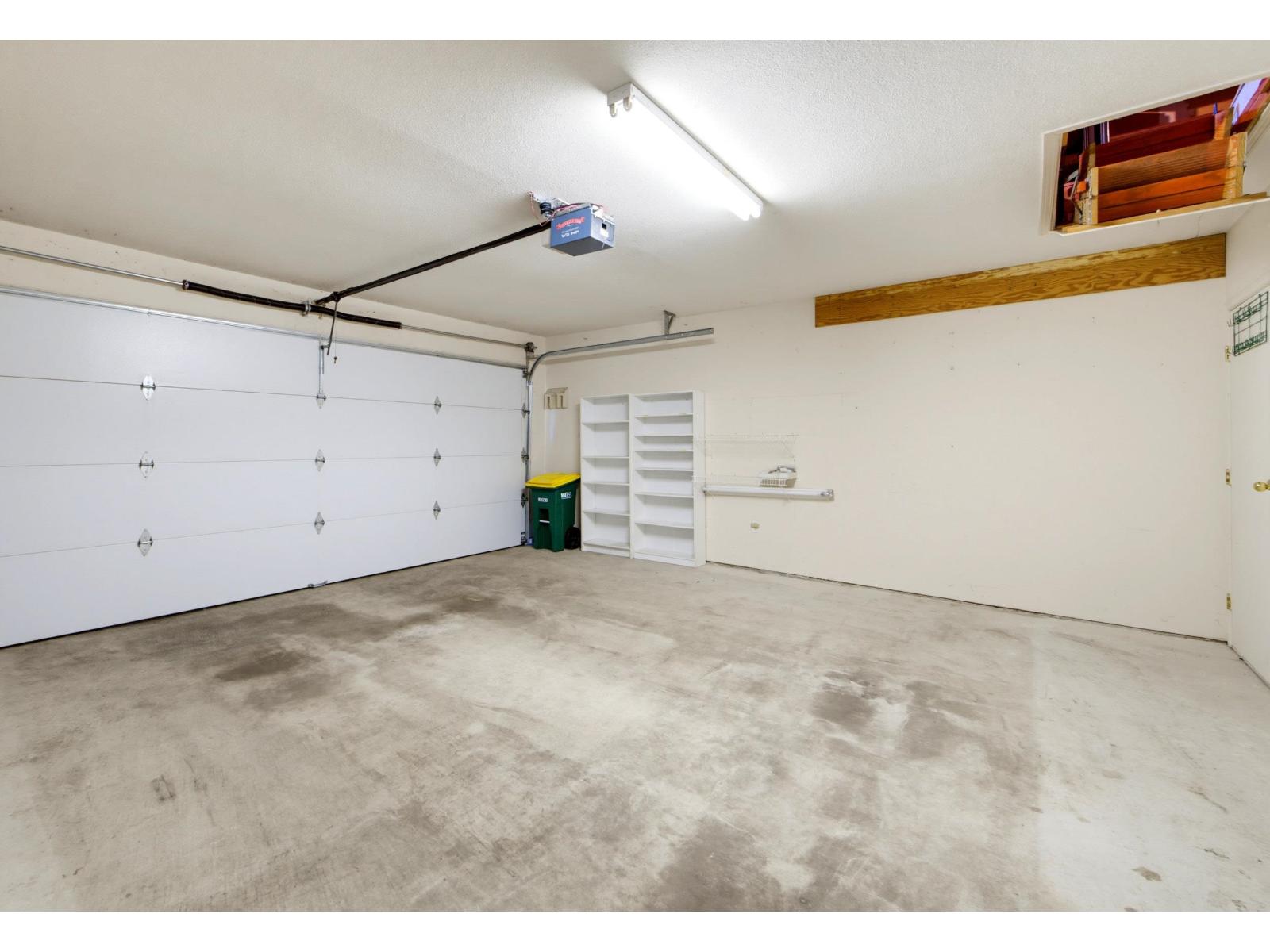 215 20655 88 Avenue Property Photo 36