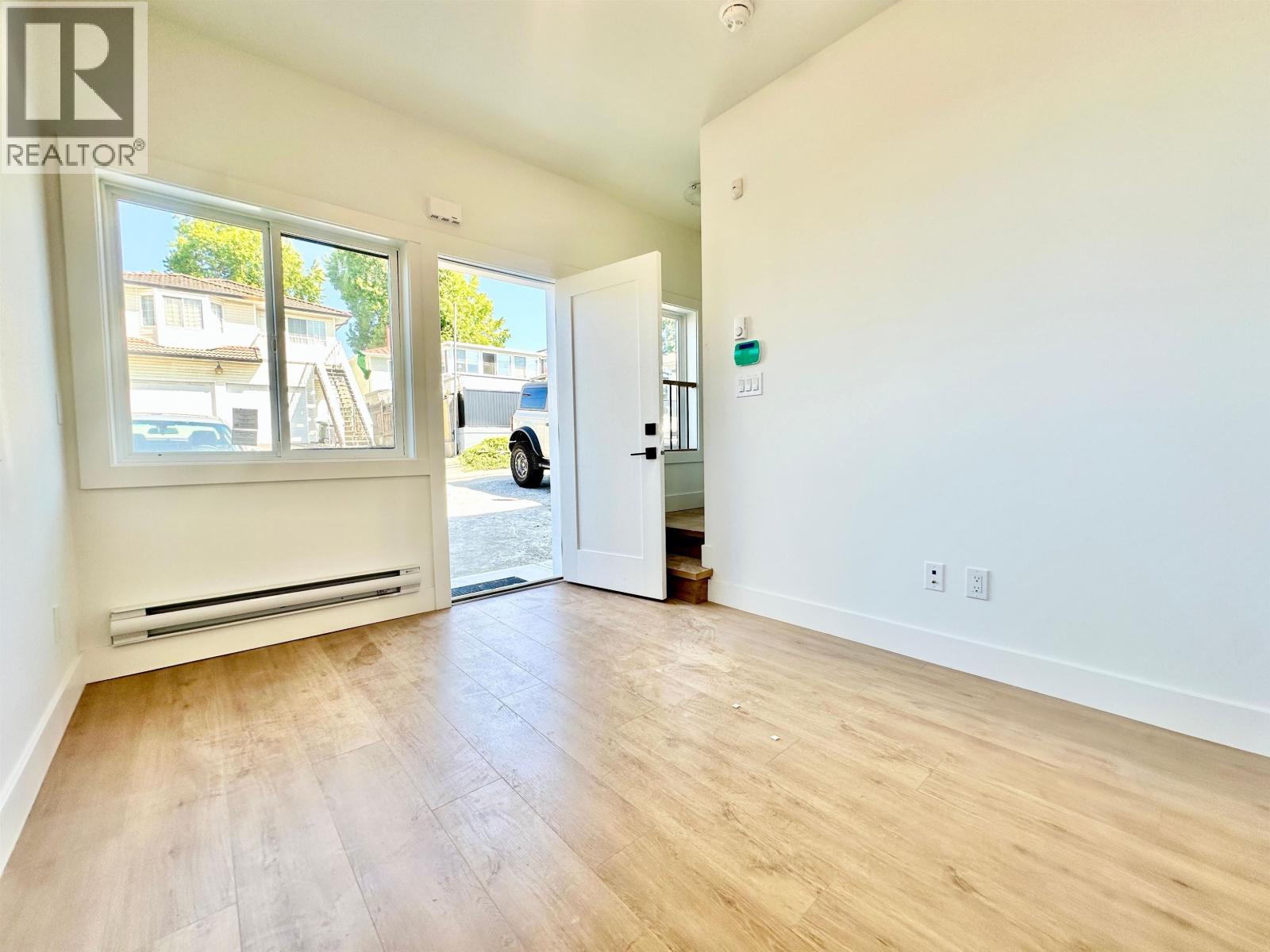 3873 Napier Street Property Photo 5