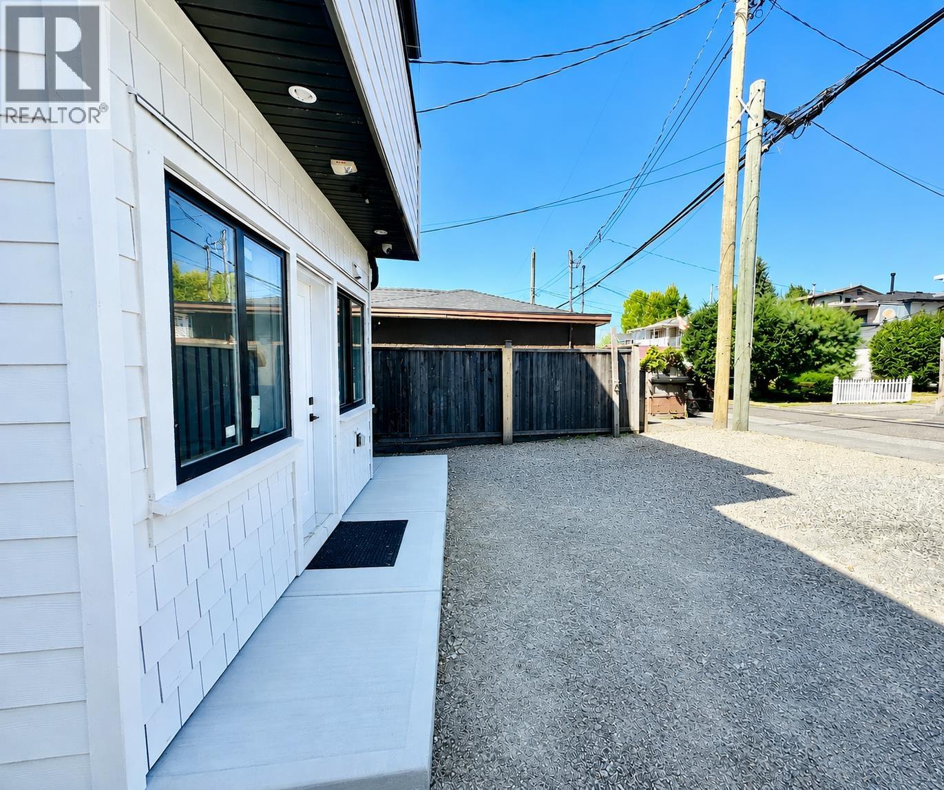 3873 Napier Street Property Photo 25