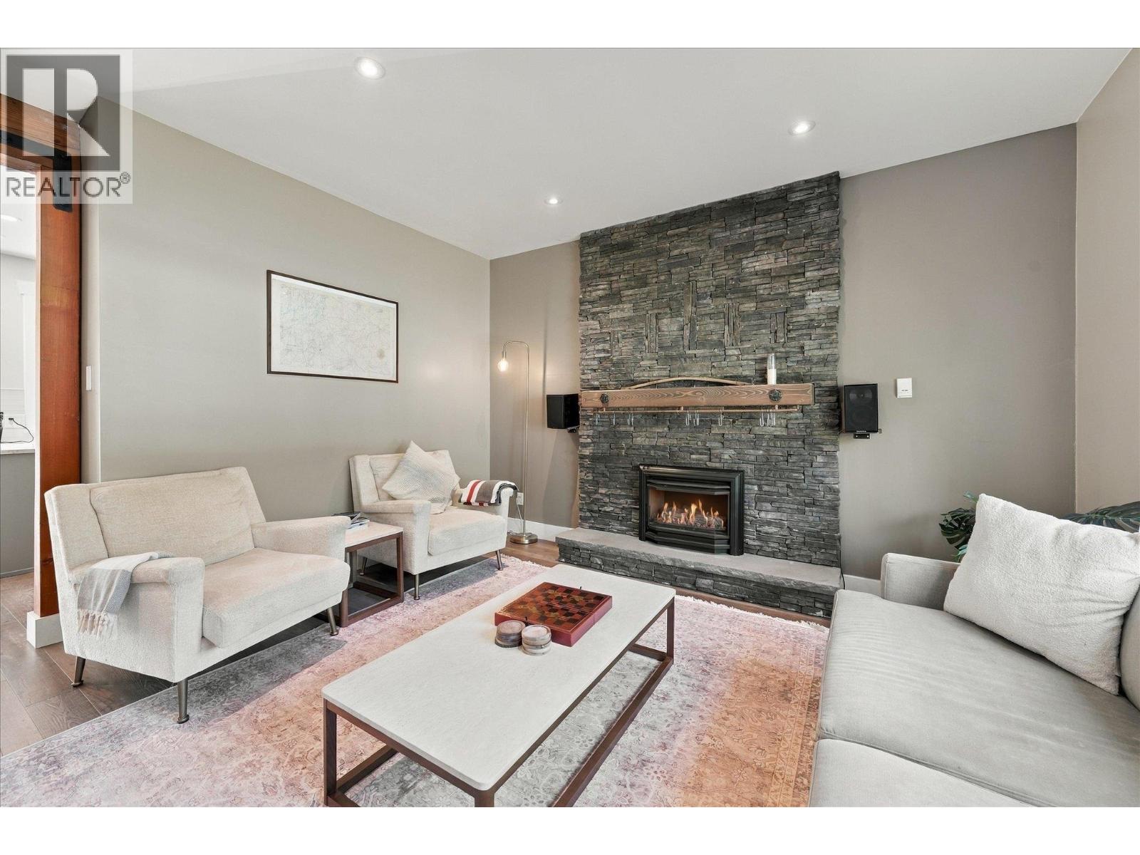 38590 Westway Avenue Property Photo 4