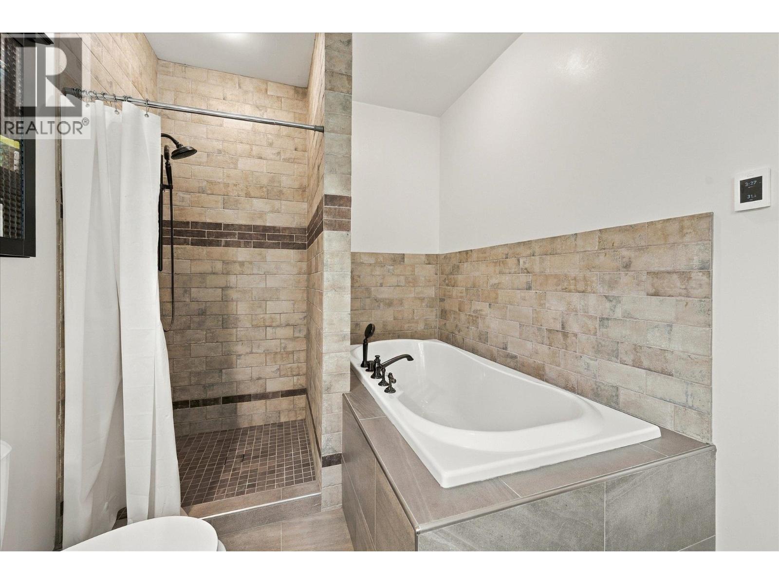 38590 Westway Avenue Property Photo 21