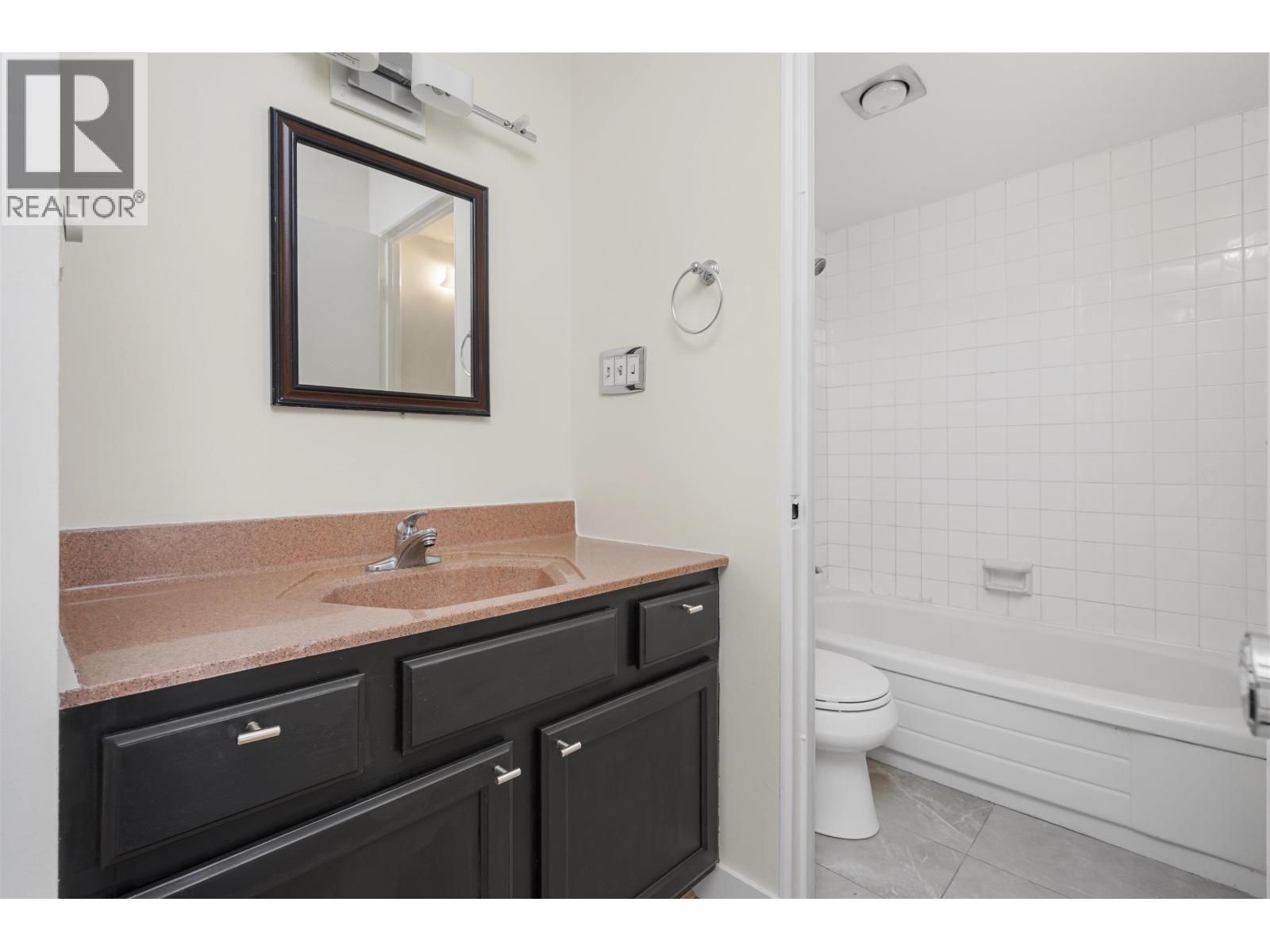 204 127 E 4th Street Property Photo 16