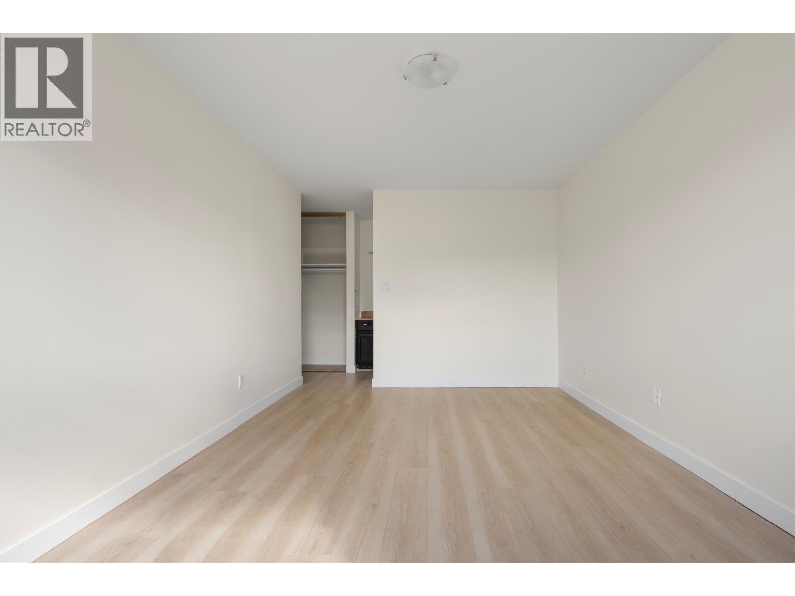 204 127 E 4th Street Property Photo 17