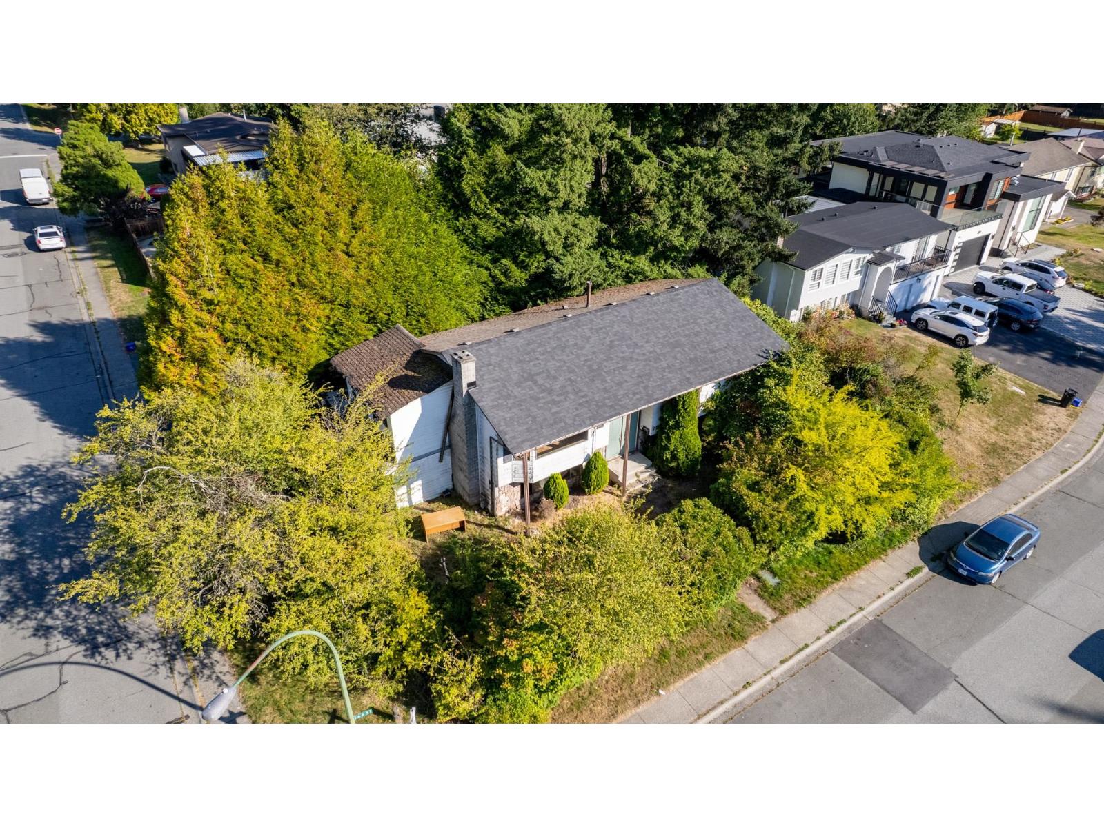 7946 116 A Street Property Photo 2
