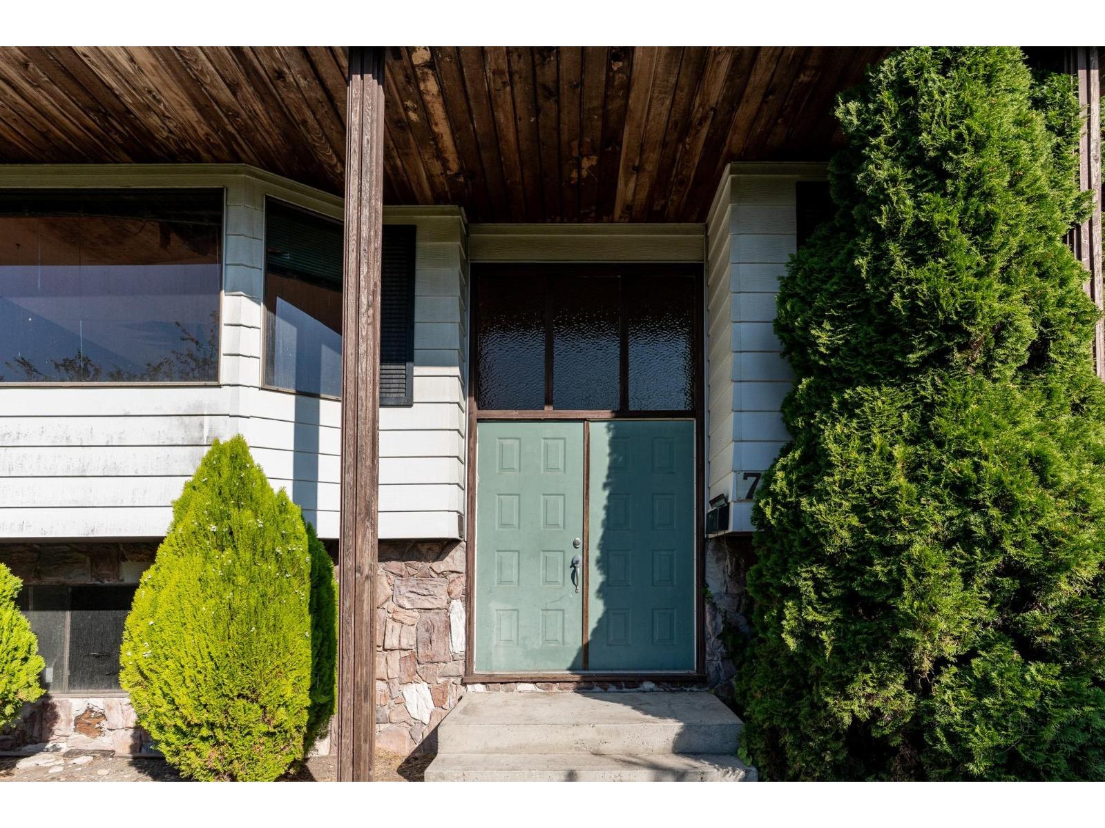 7946 116 A Street Property Photo 17