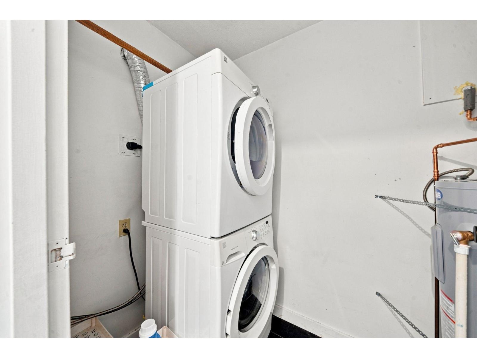 301 33598 George Ferguson Way Property Photo 16