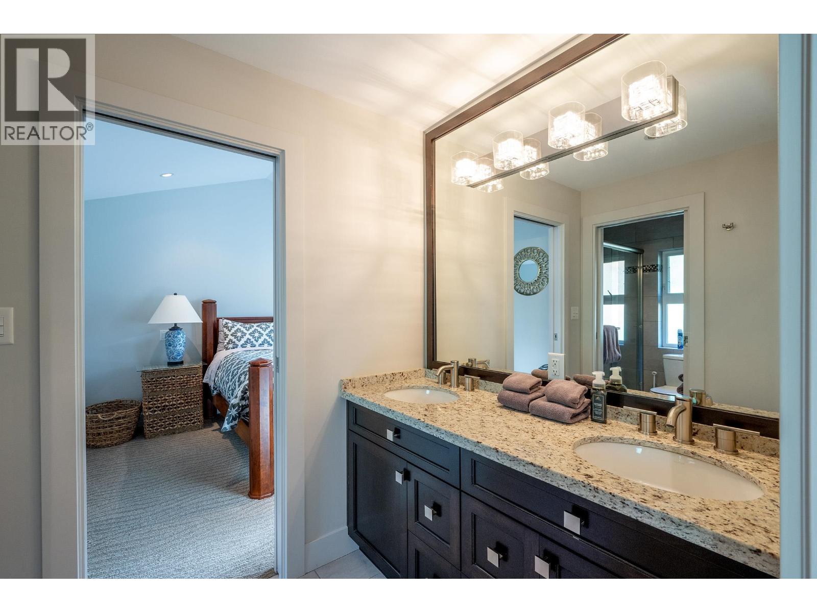 2817 Clifftop Lane Property Photo 16