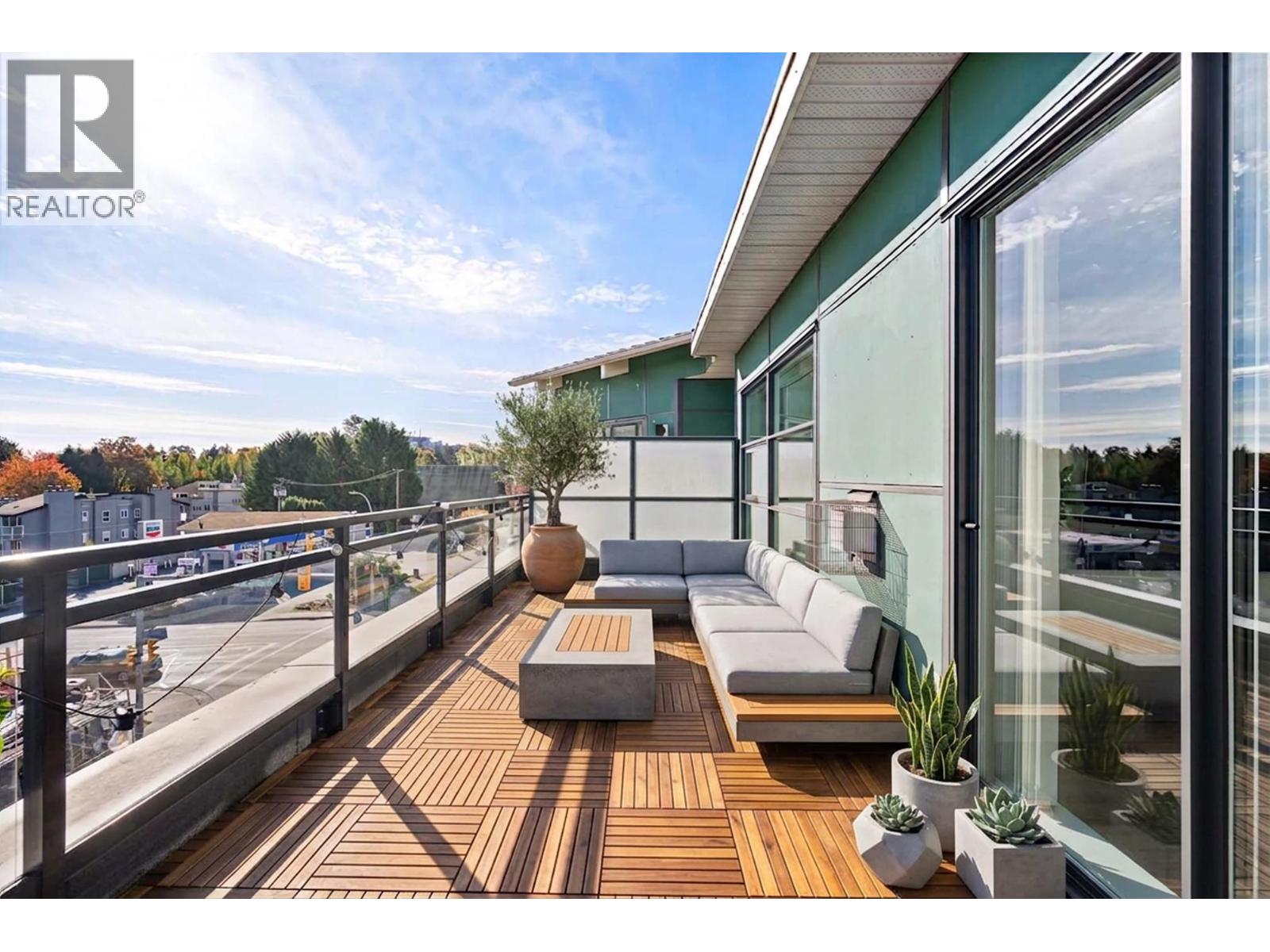 406 3255 Smith Avenue Property Photo 1