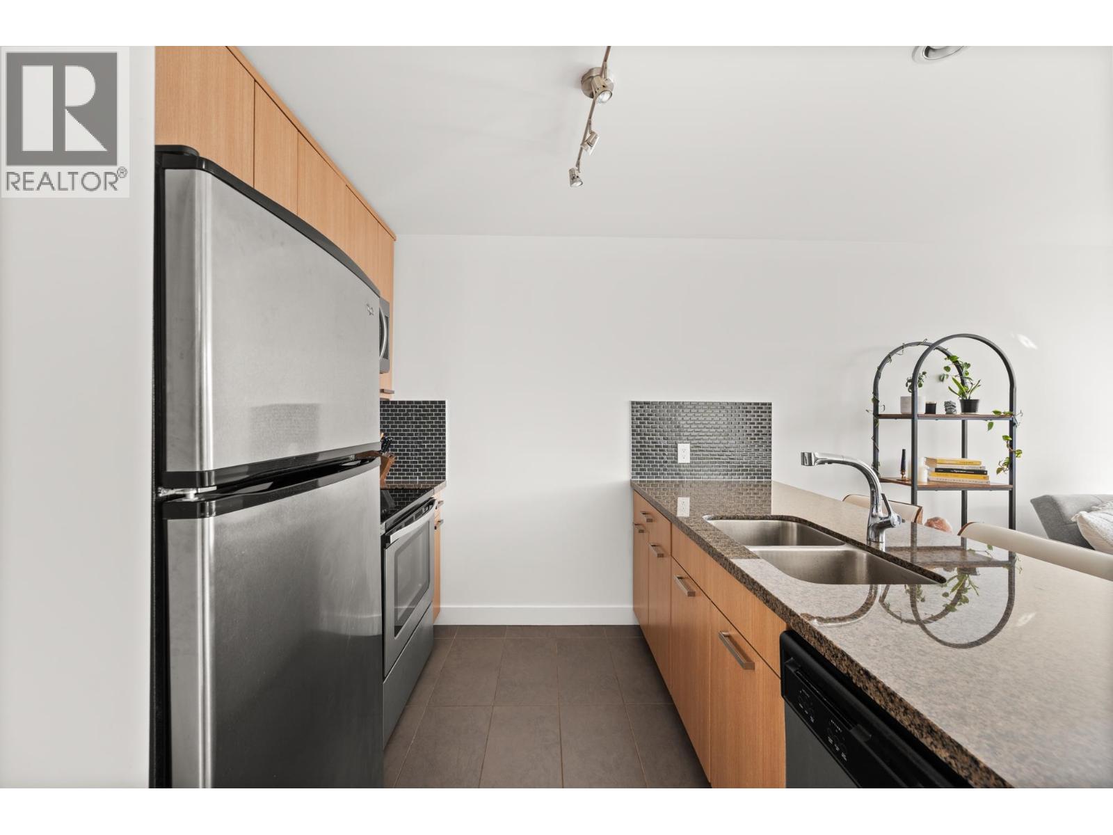 406 3255 Smith Avenue Property Photo 9