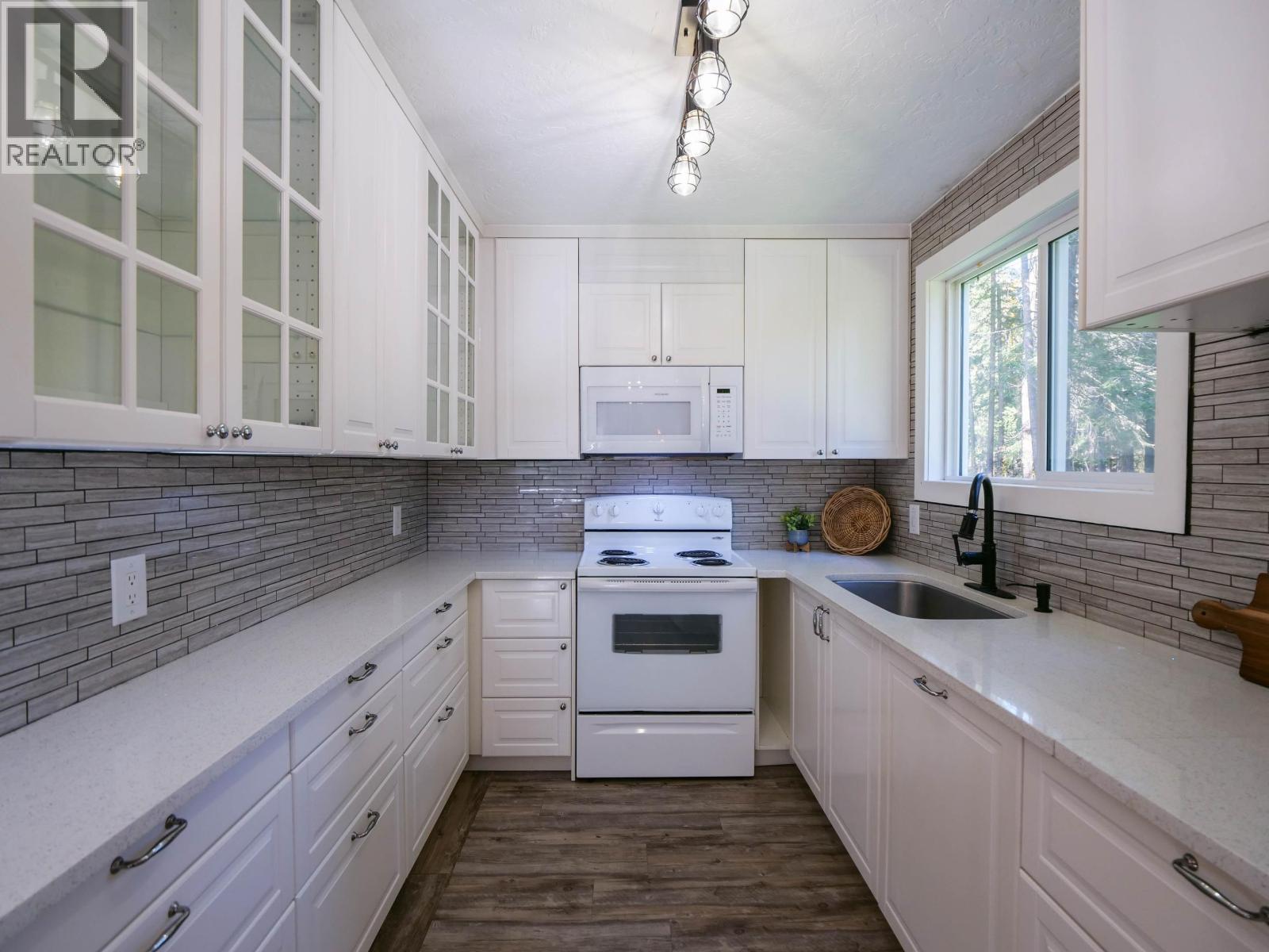 4358 Kiwi Road Property Photo 2