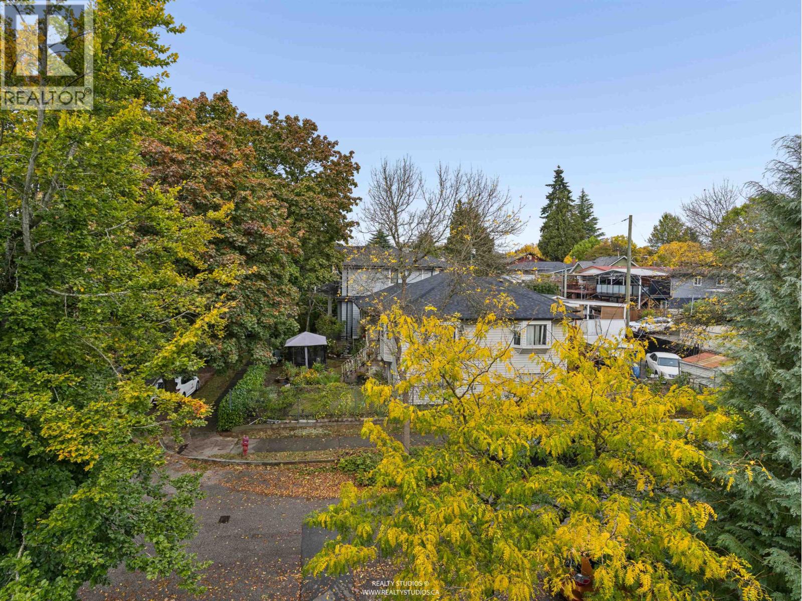 1 878 E 37th Avenue Property Photo 31