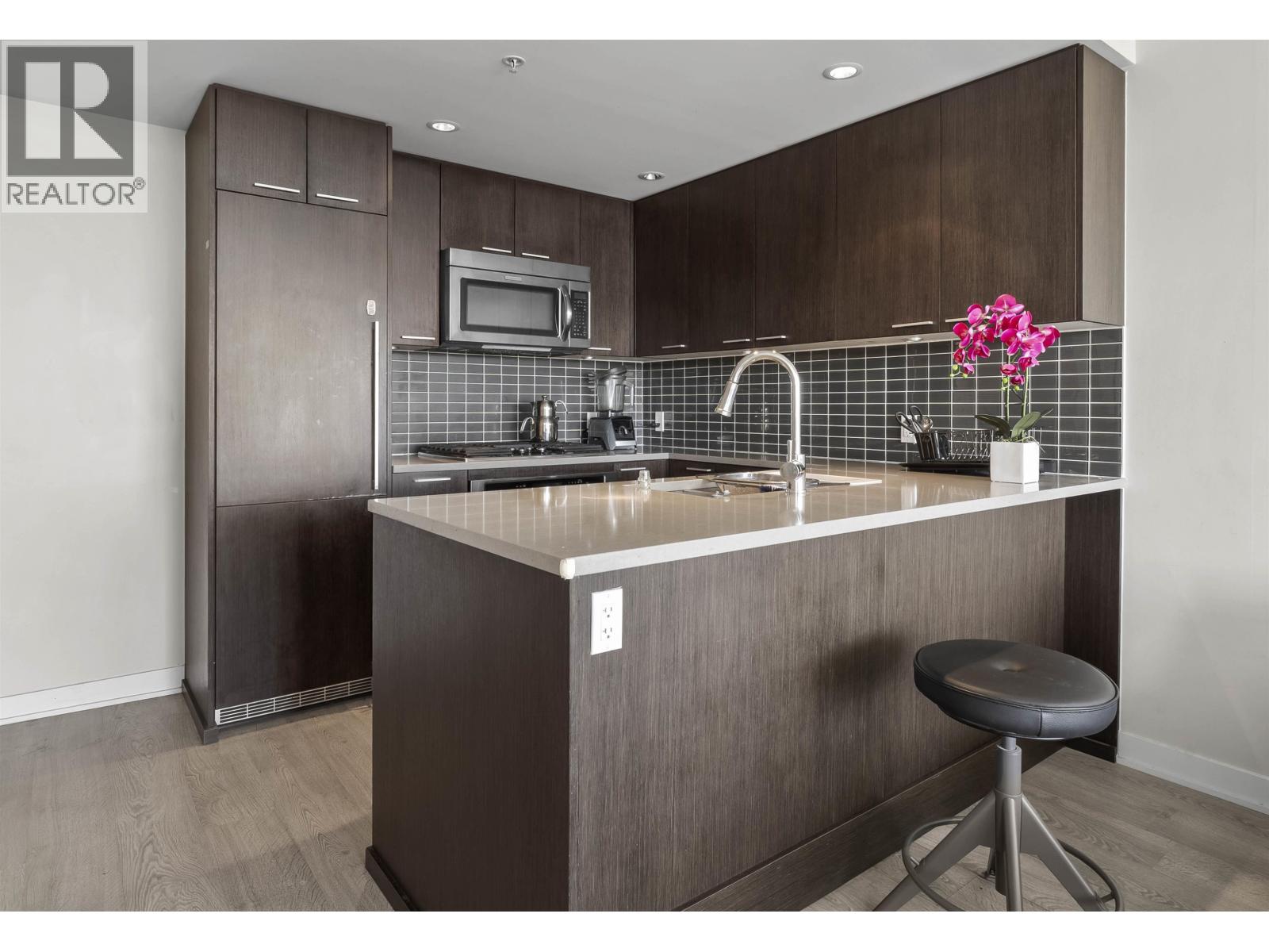 2506 2975 Atlantic Avenue Property Photo 4