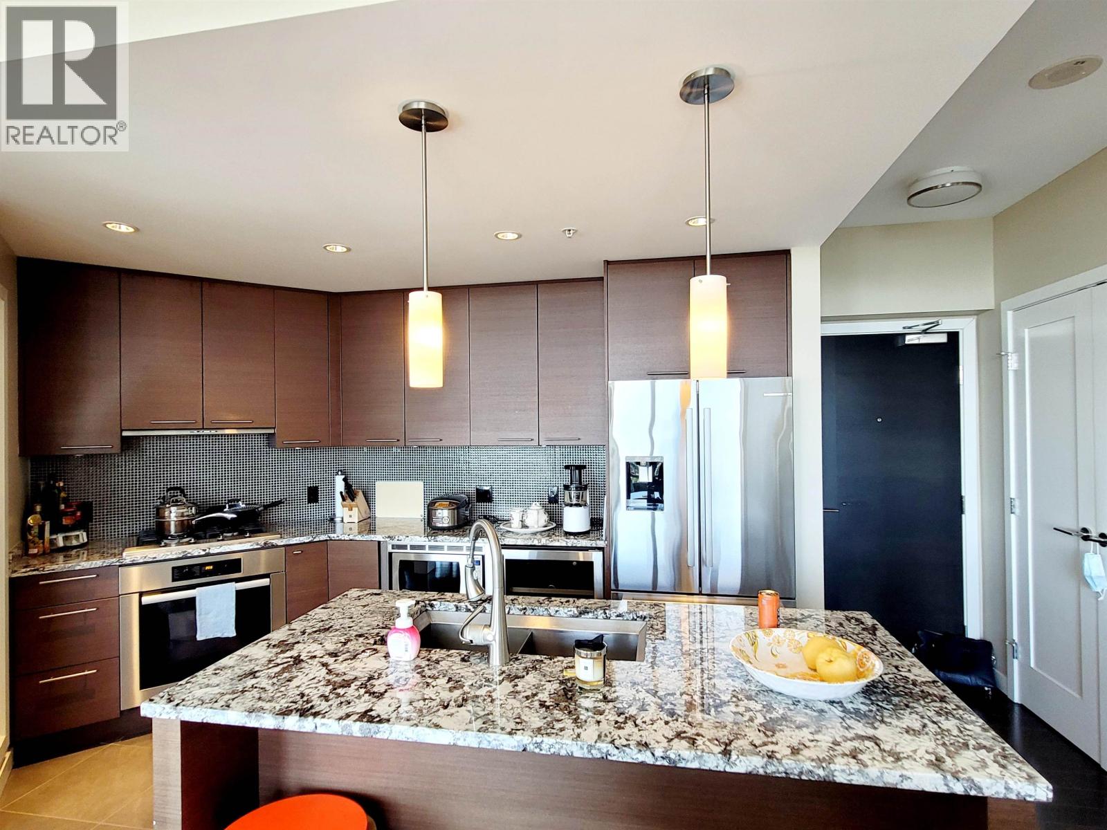 1604 6168 Wilson Avenue Property Photo 5