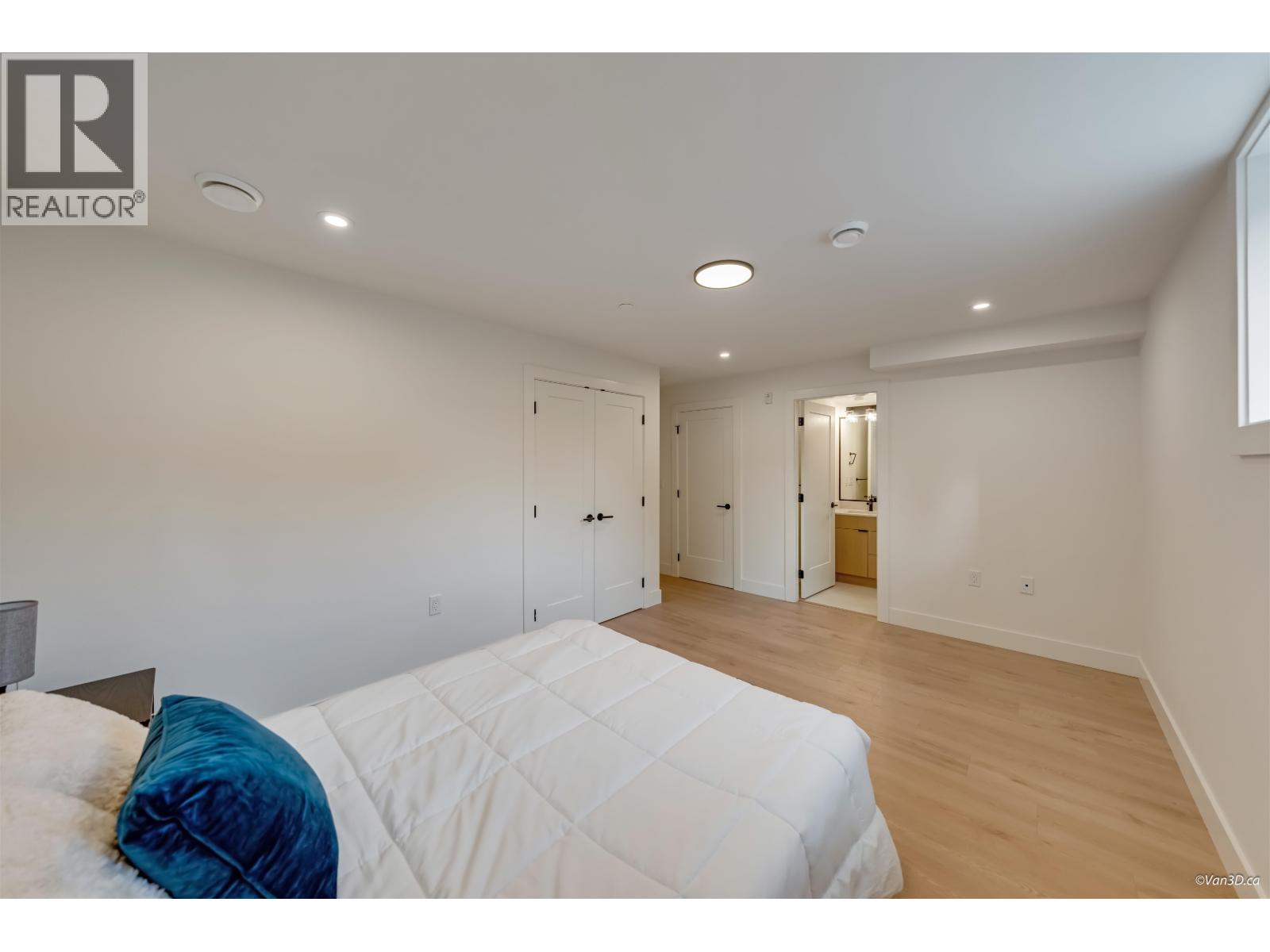 1 6136 Irmin Street Property Photo 10