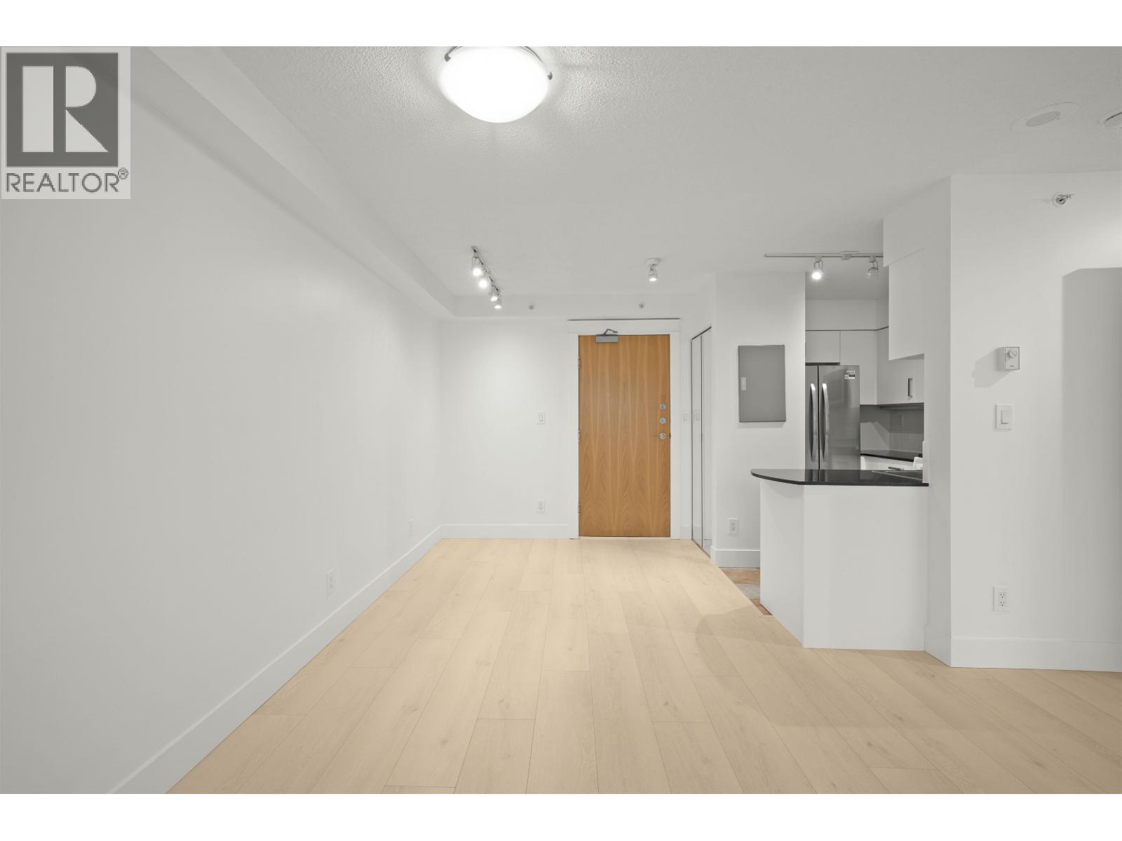 2501 63 Keefer Place Property Photo 17