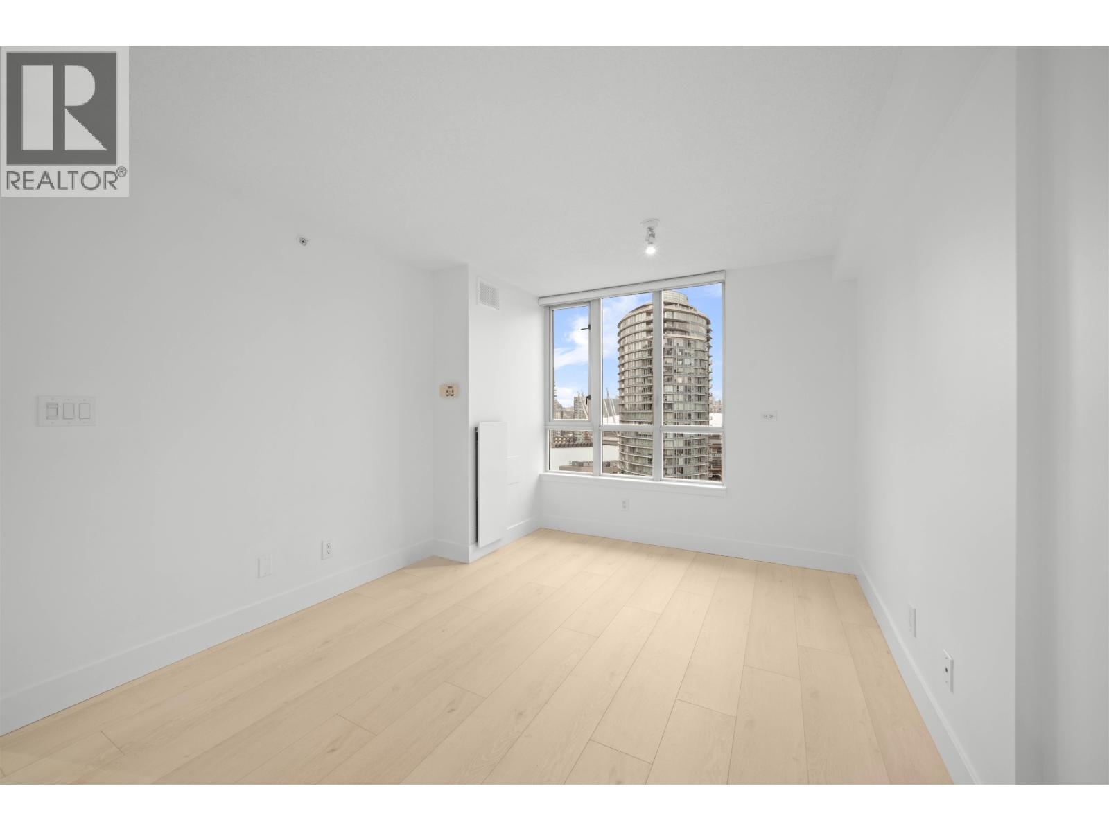 2501 63 Keefer Place Property Photo 19