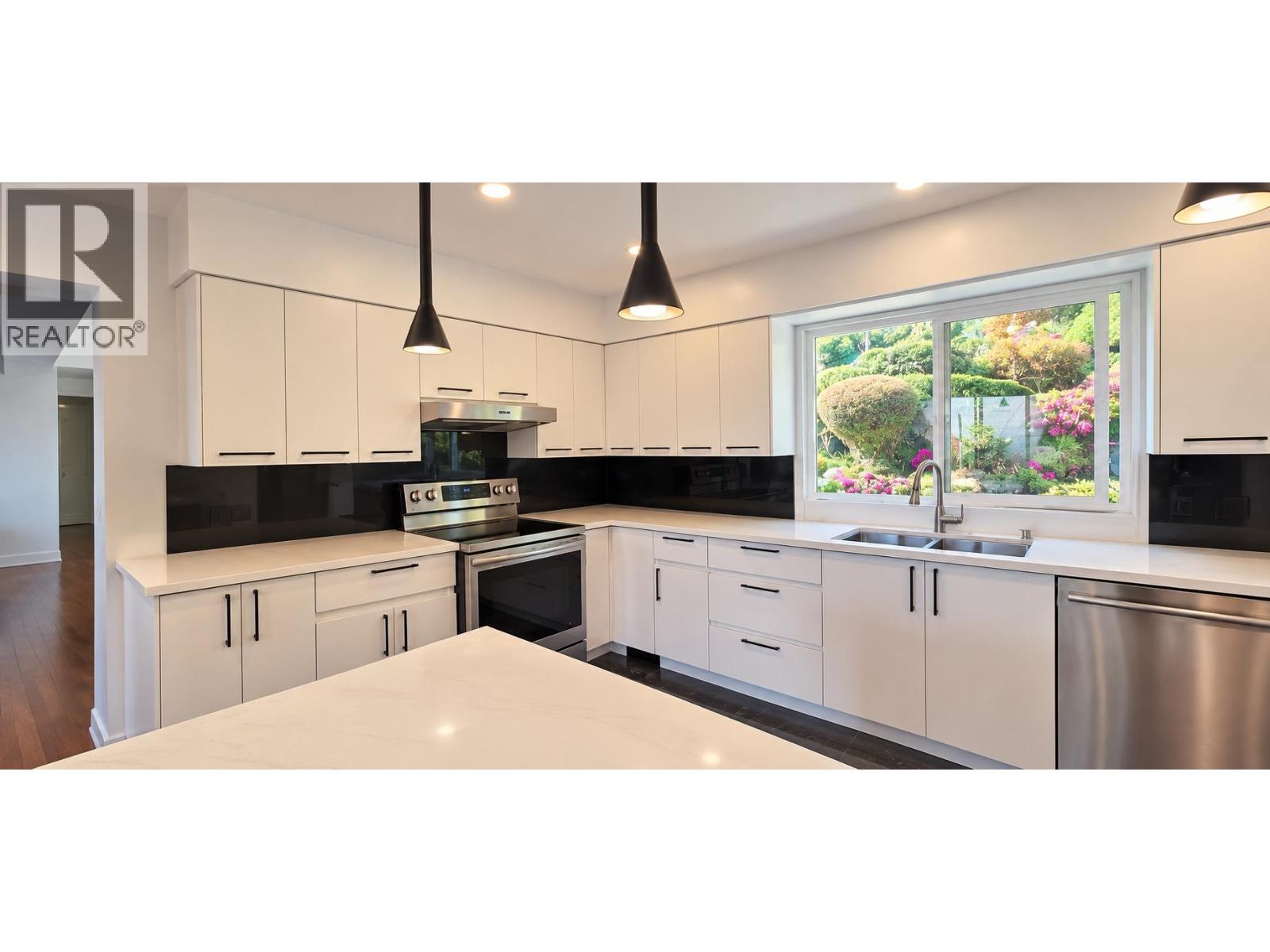 1098 Hillside Road Property Photo 8