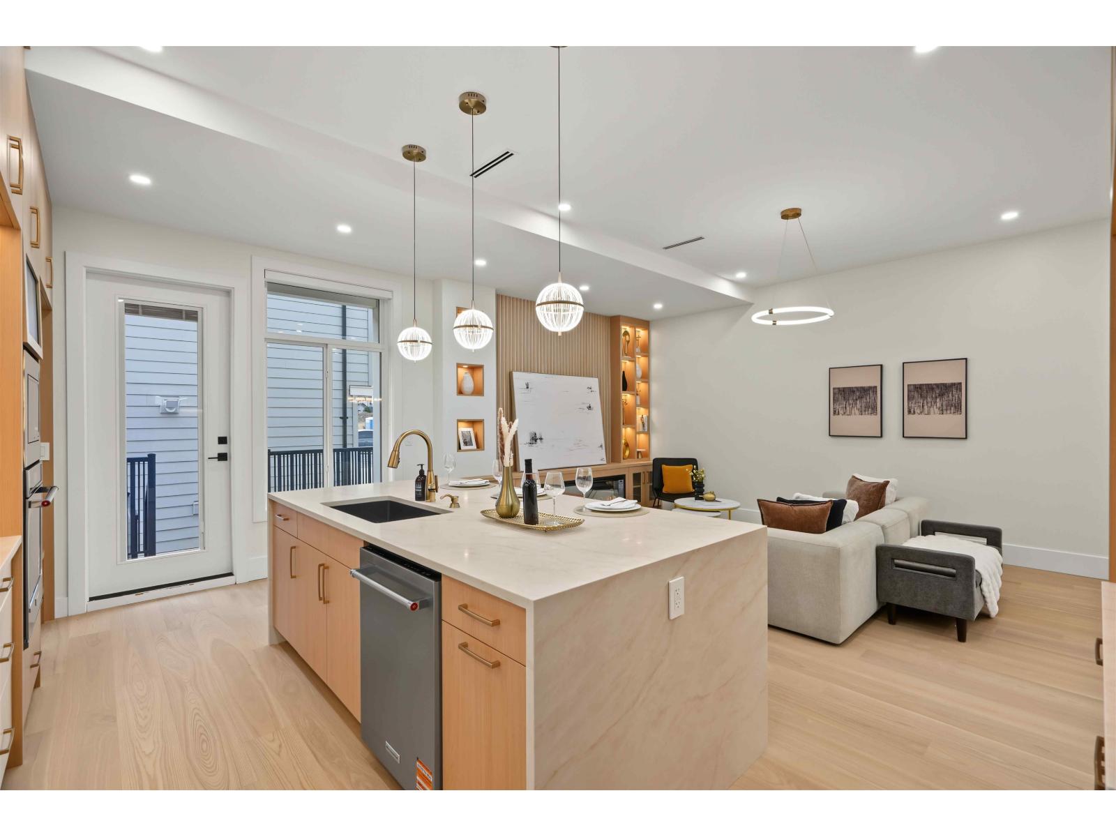 2117 168 Street Property Photo 12