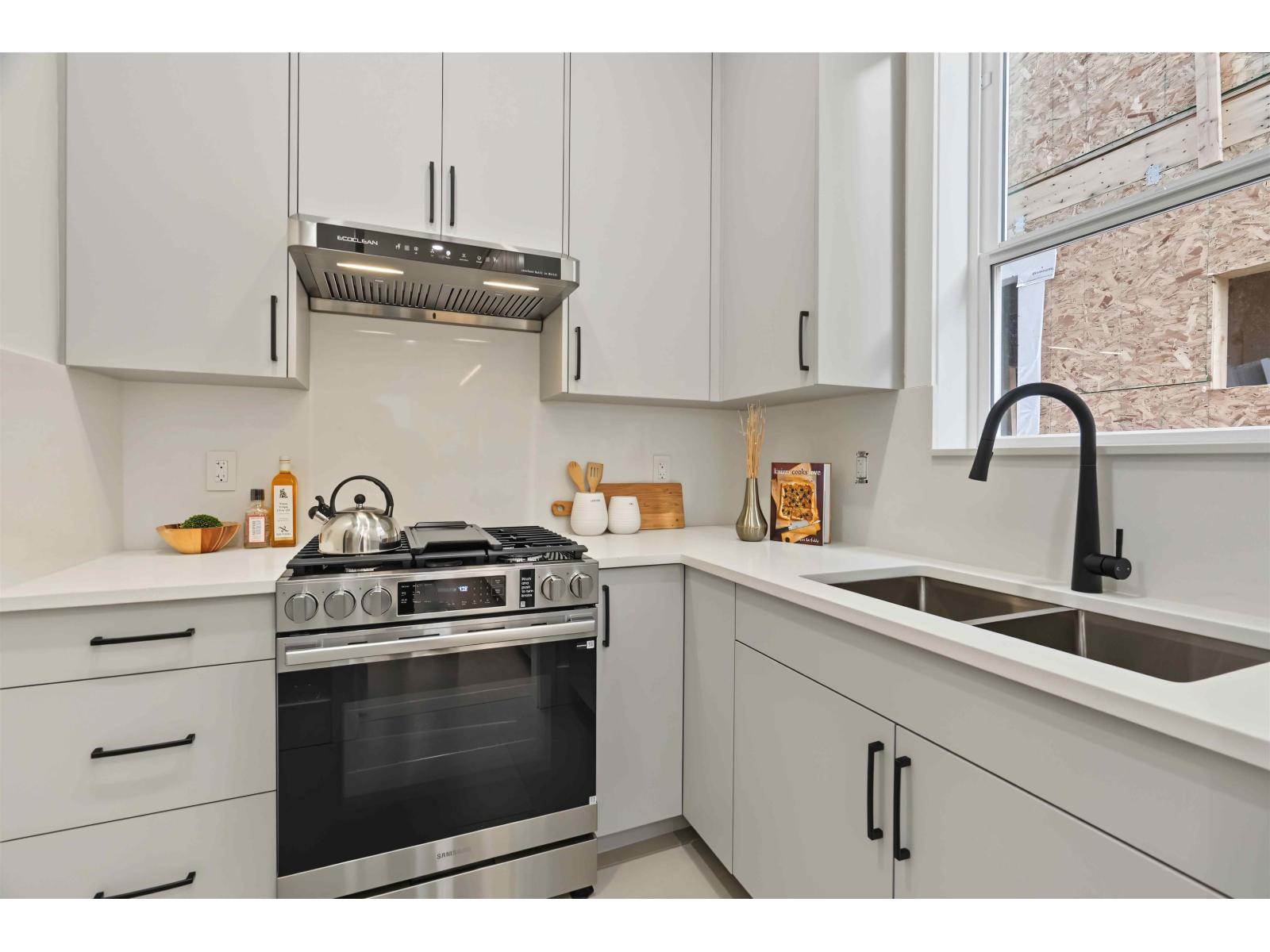 2117 168 Street Property Photo 15
