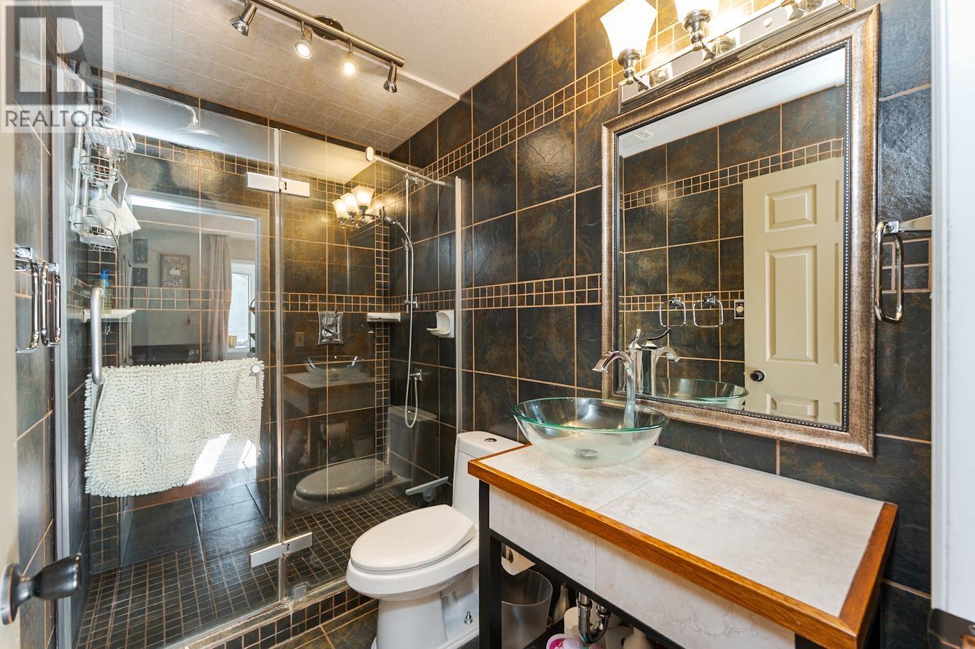 6060 Springall Crescent Property Photo 22